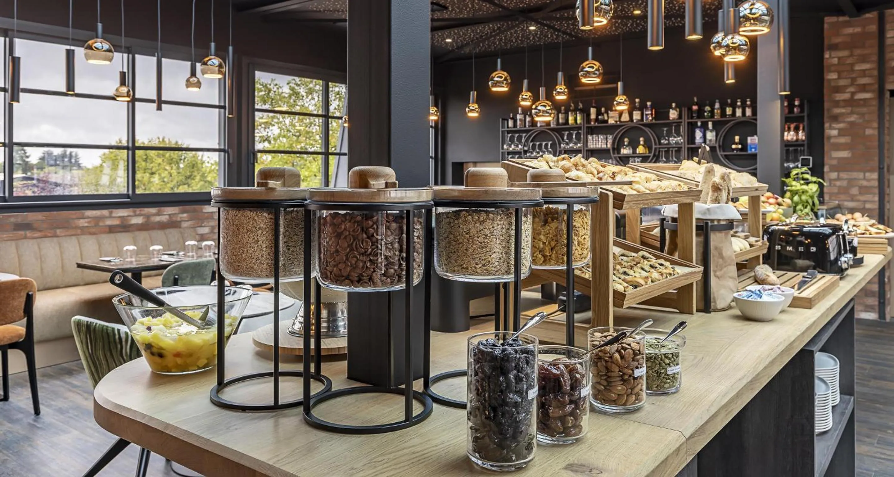 Food and drinks in Best Western Plus Hotel Saint-Roch Orleans