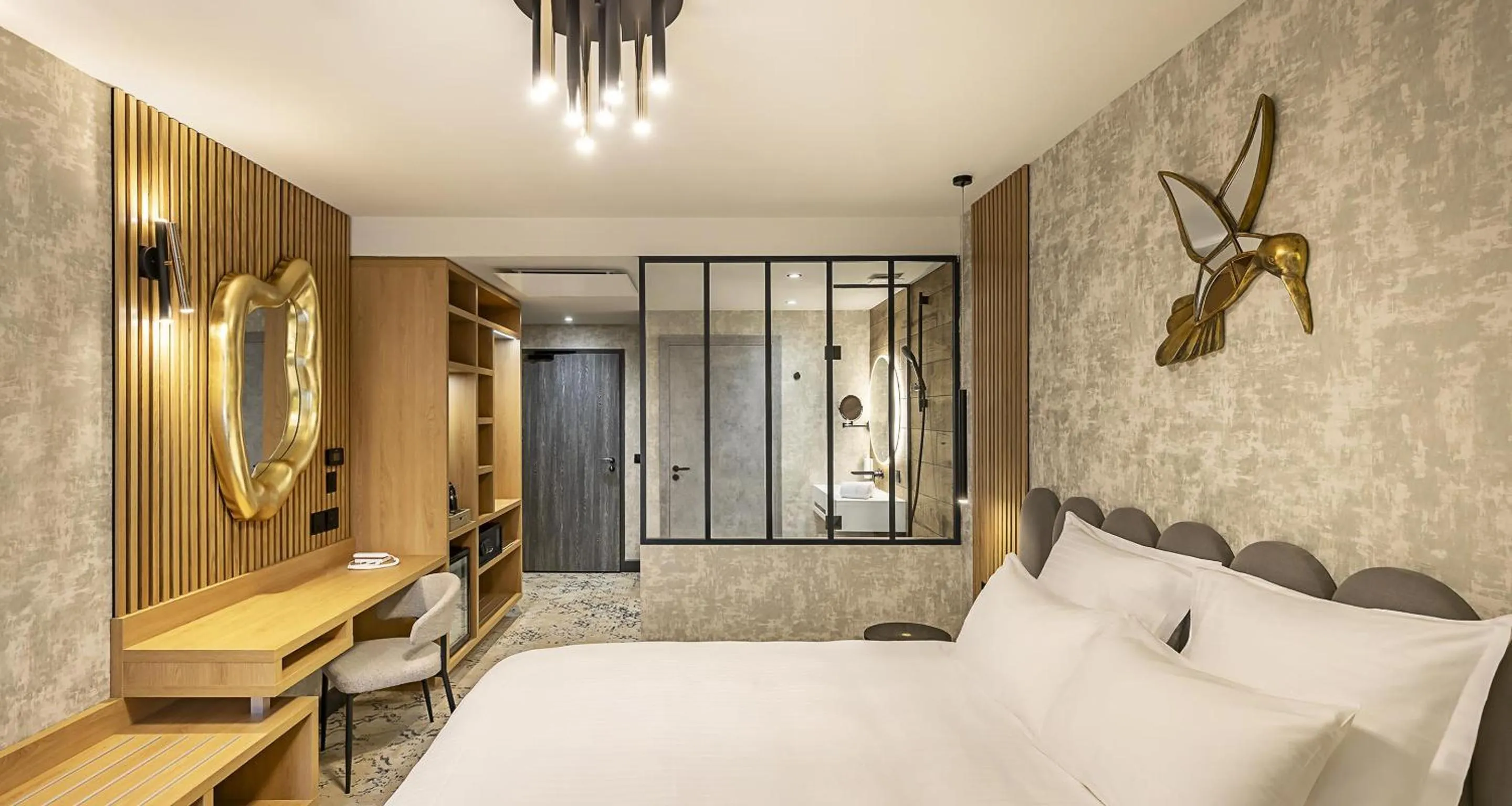 Bed in Best Western Plus Hotel Saint-Roch Orleans