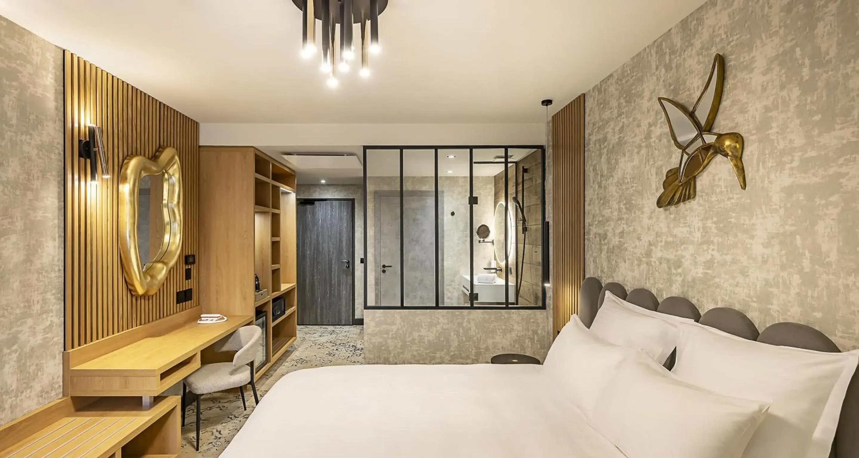 Superior King Room - Non-Smoking in Best Western Plus Hotel Saint-Roch Orleans Superior King Room - Non-Smoking in Best Western Plus Hotel Saint-Roch Orleans