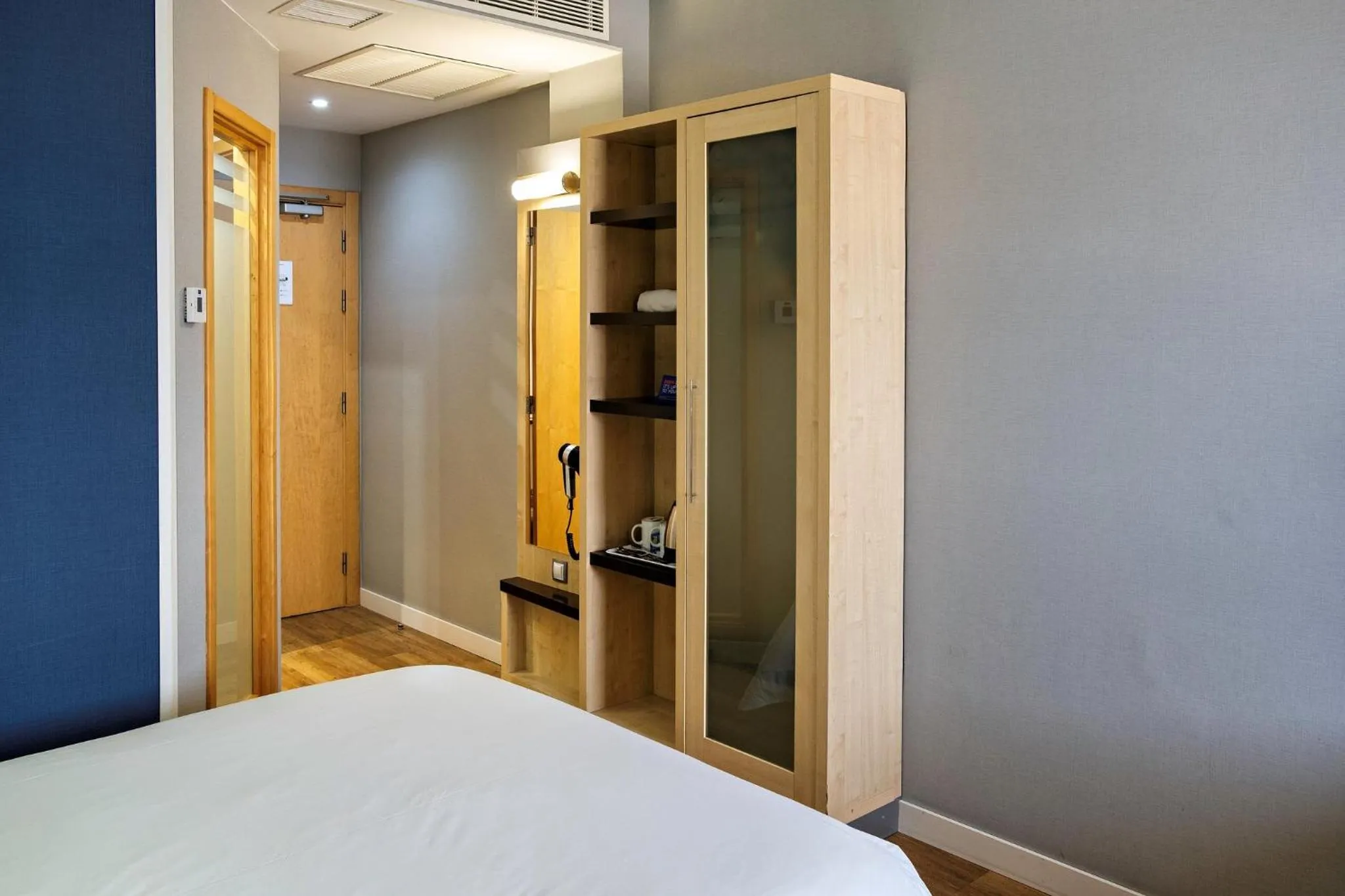 Photo of the whole room, Bed in Holiday Inn Express Málaga Airport by IHG