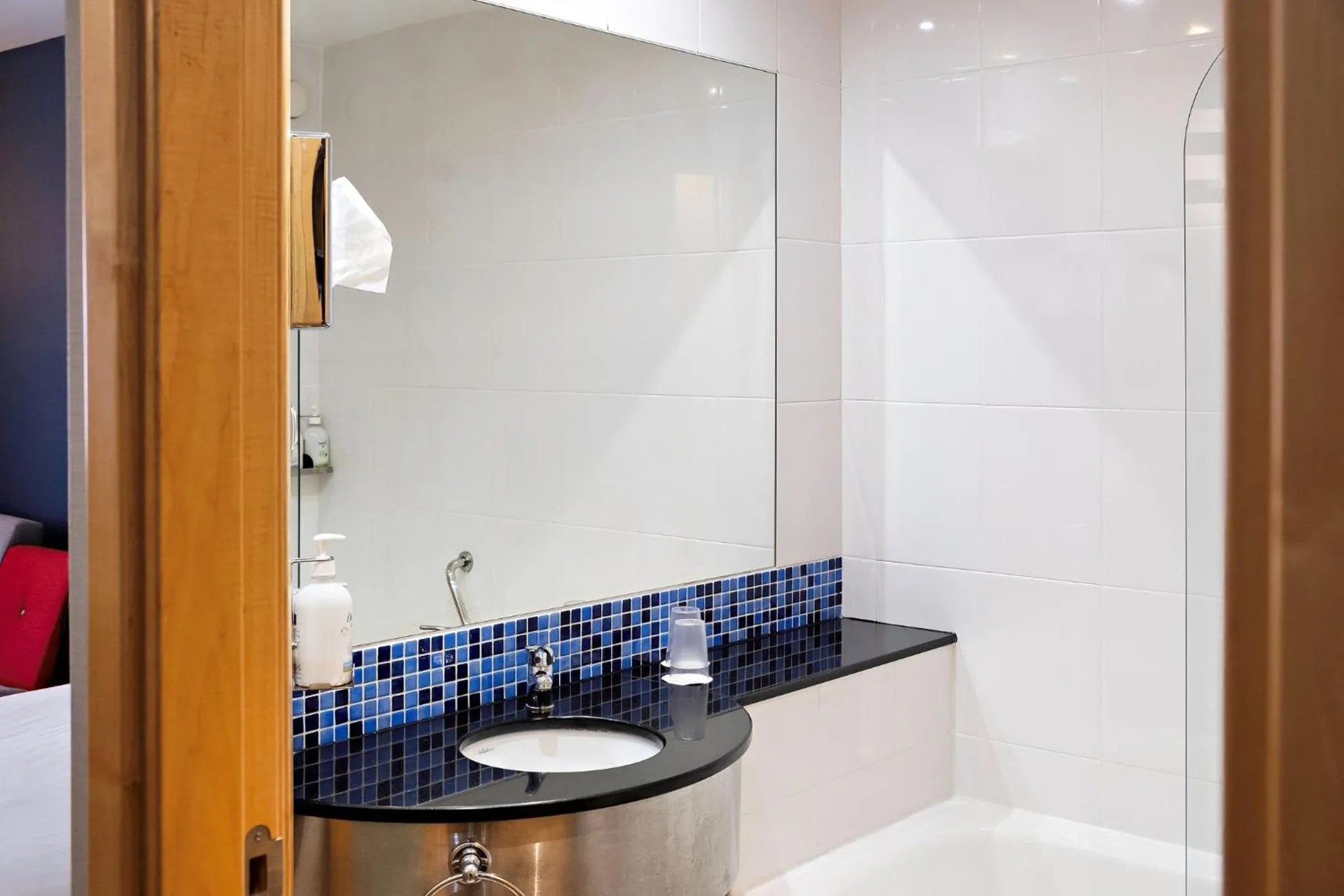 Photo of the whole room in Holiday Inn Express Málaga Airport by IHG