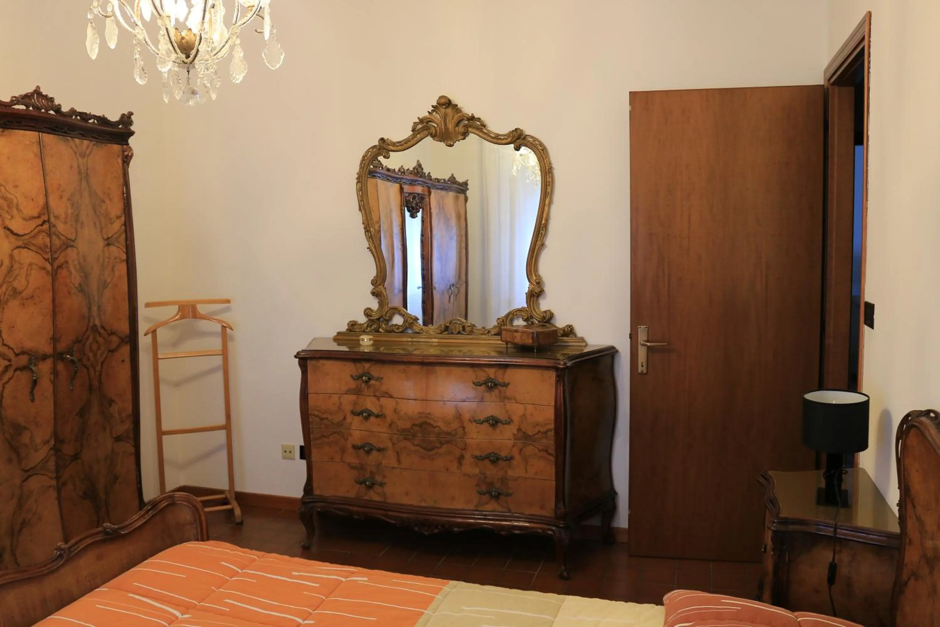 Decorative detail in B&B Vintage