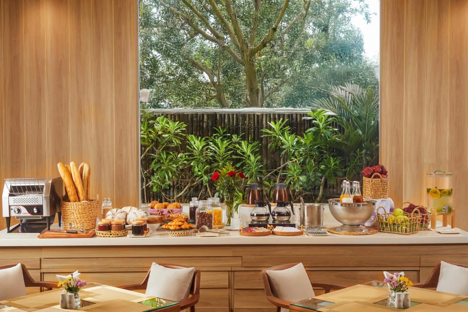 Food and drinks in Signature by M Village Beachfront Hotel