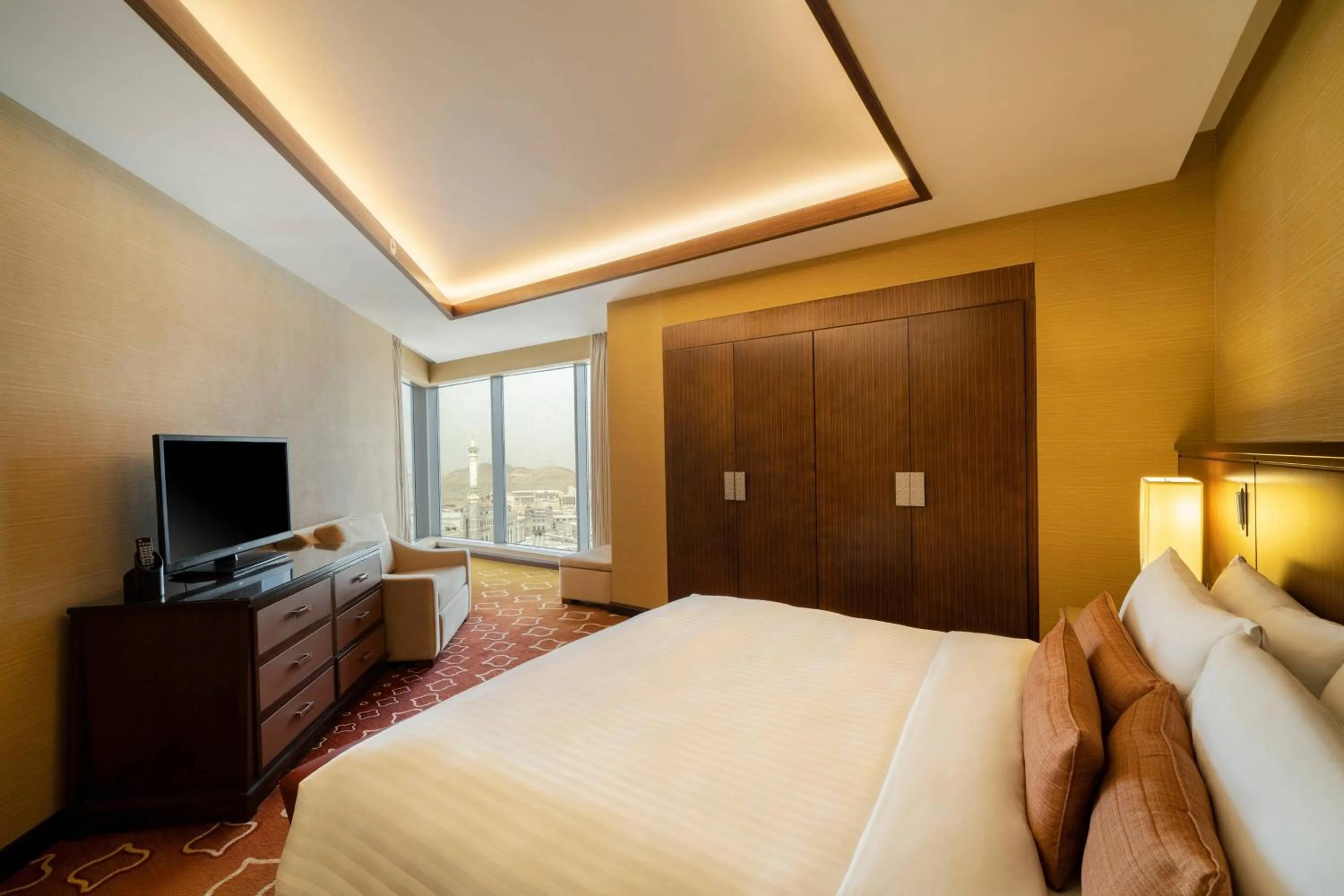 Photo of the whole room, Bed in Marriott Hotel Jabal Omar Makkah