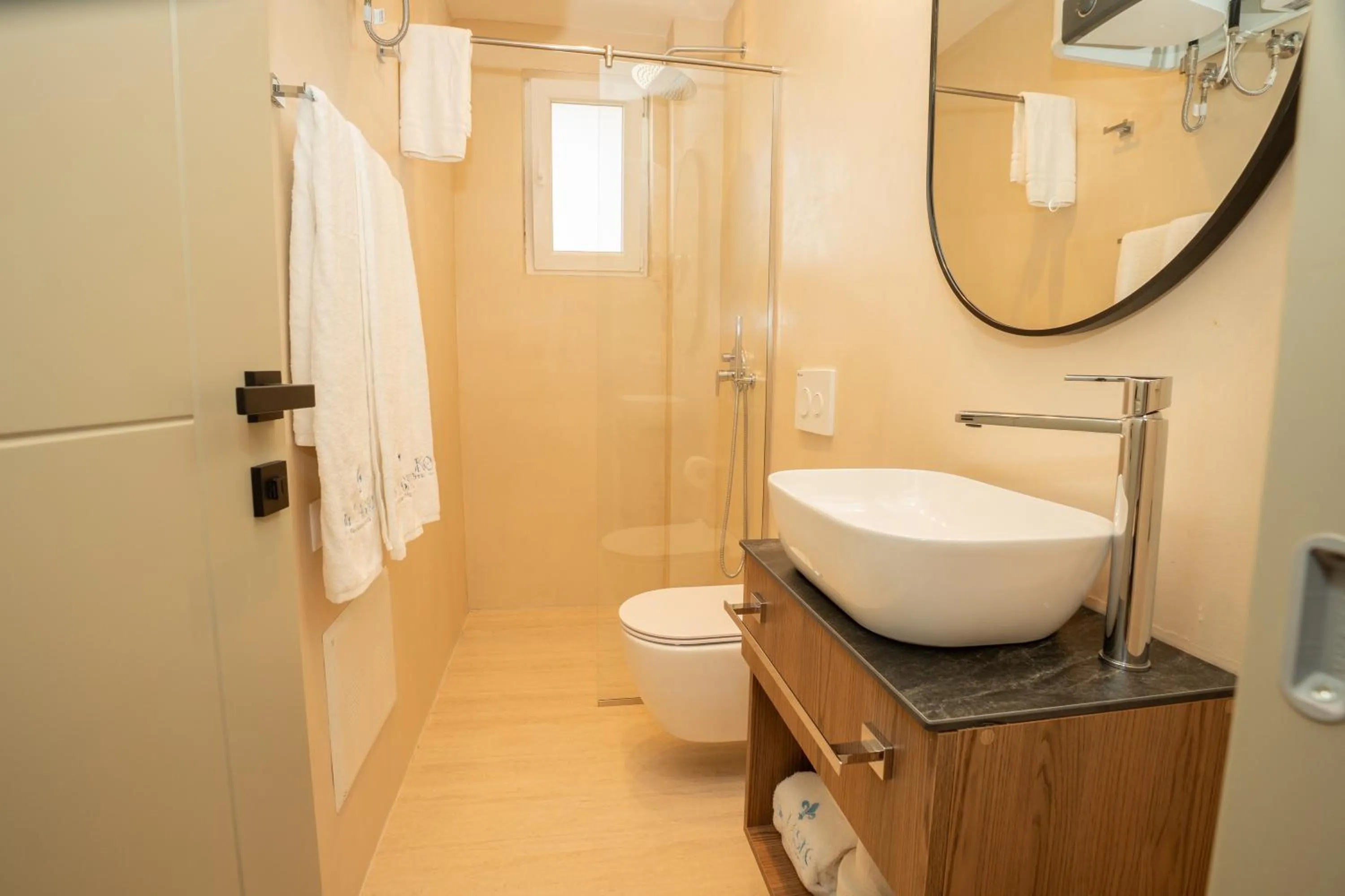 Shower in Vila Lasko Hotel