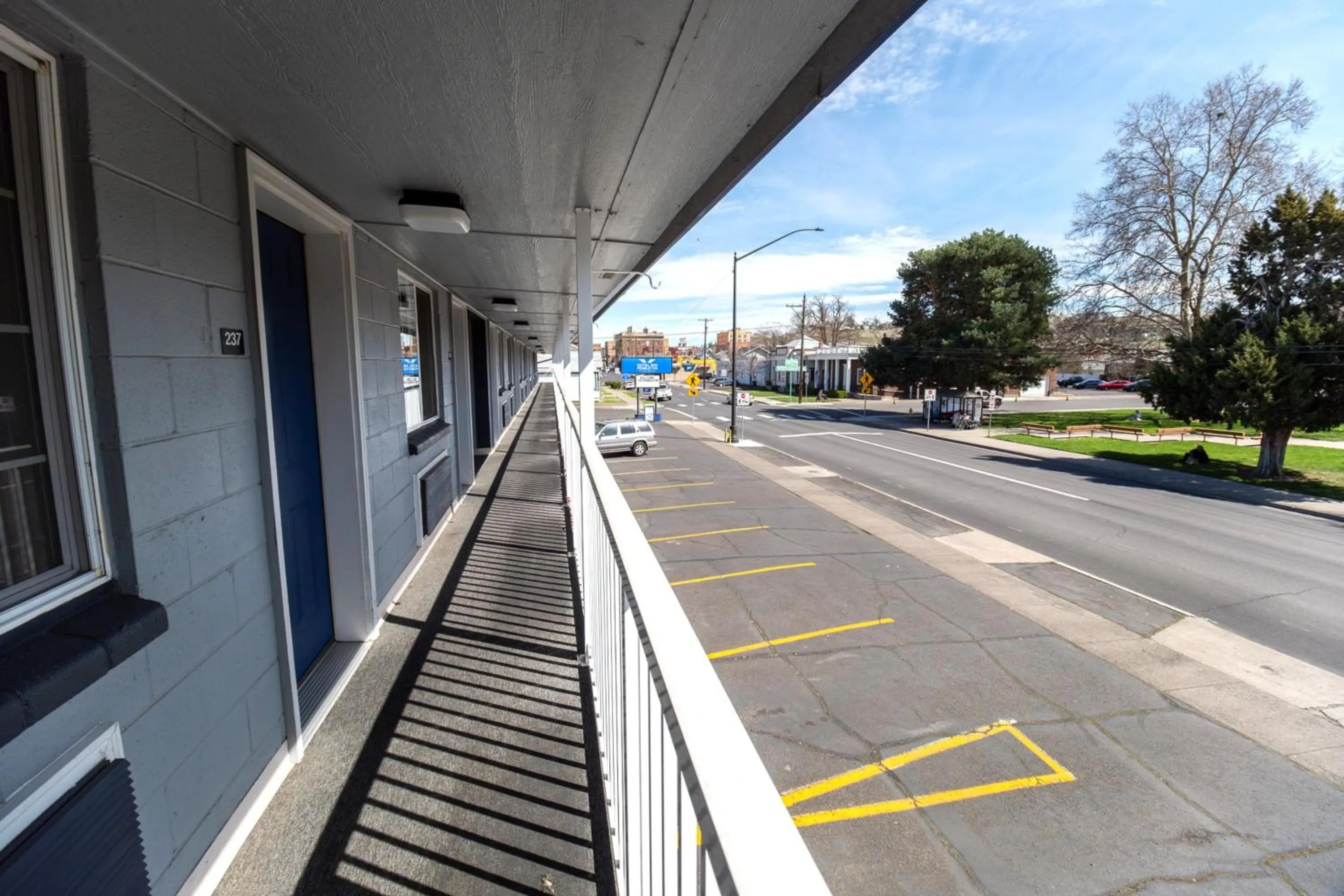 Balcony/Terrace in Hotel Inn Pendleton I-84