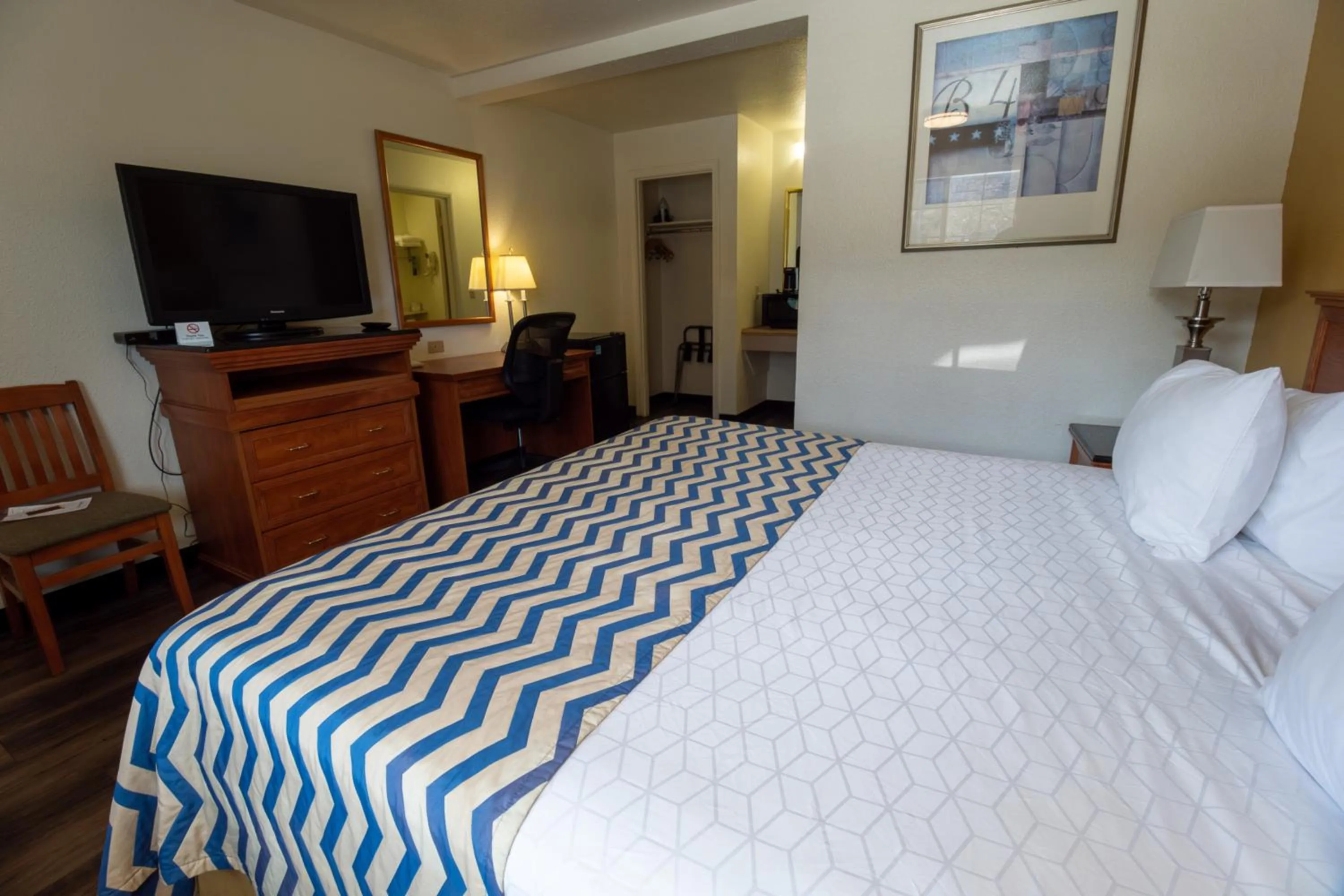 Bedroom, Bed in Hotel Inn Pendleton I-84