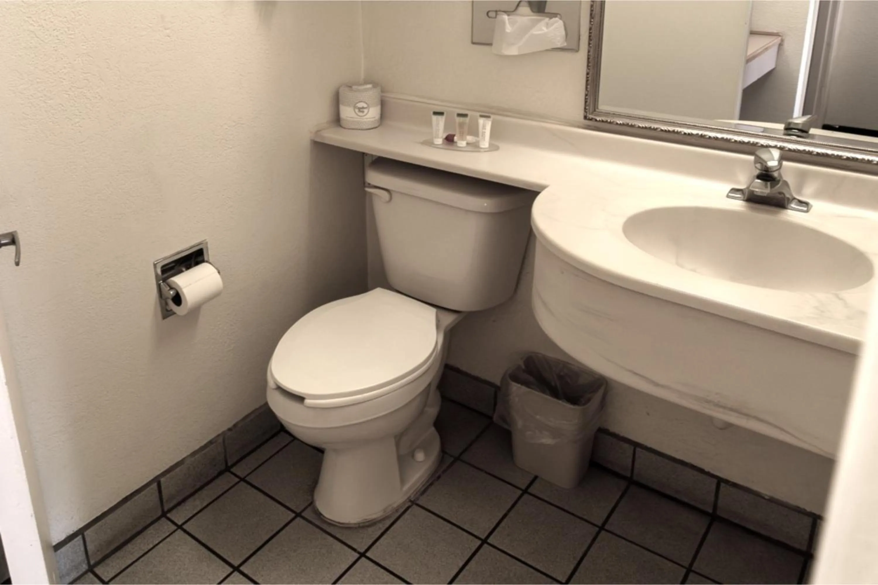 Bathroom in Hotel Inn Pendleton I-84