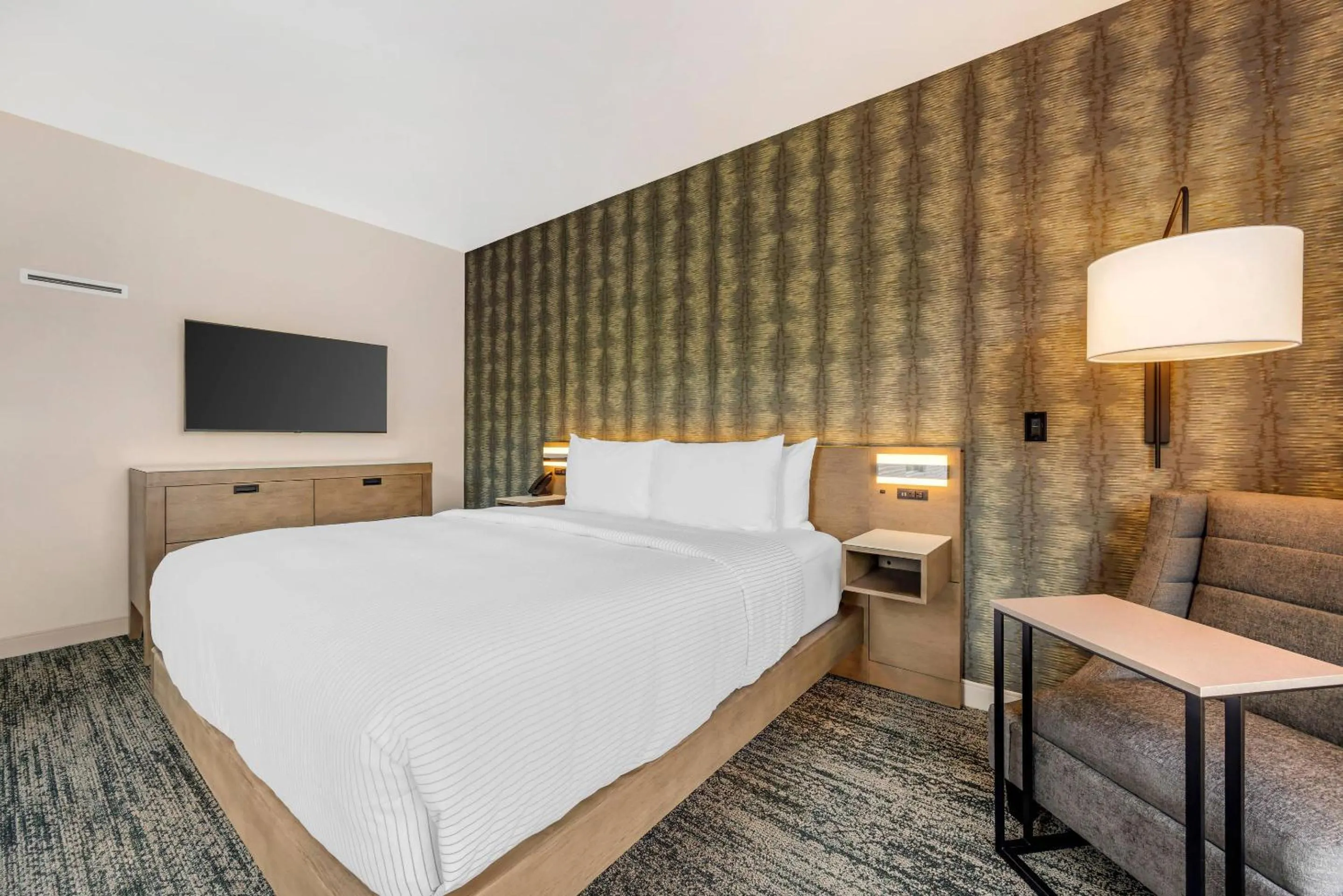 Bedroom, Bed in Cambria Hotel Portland - Pearl District