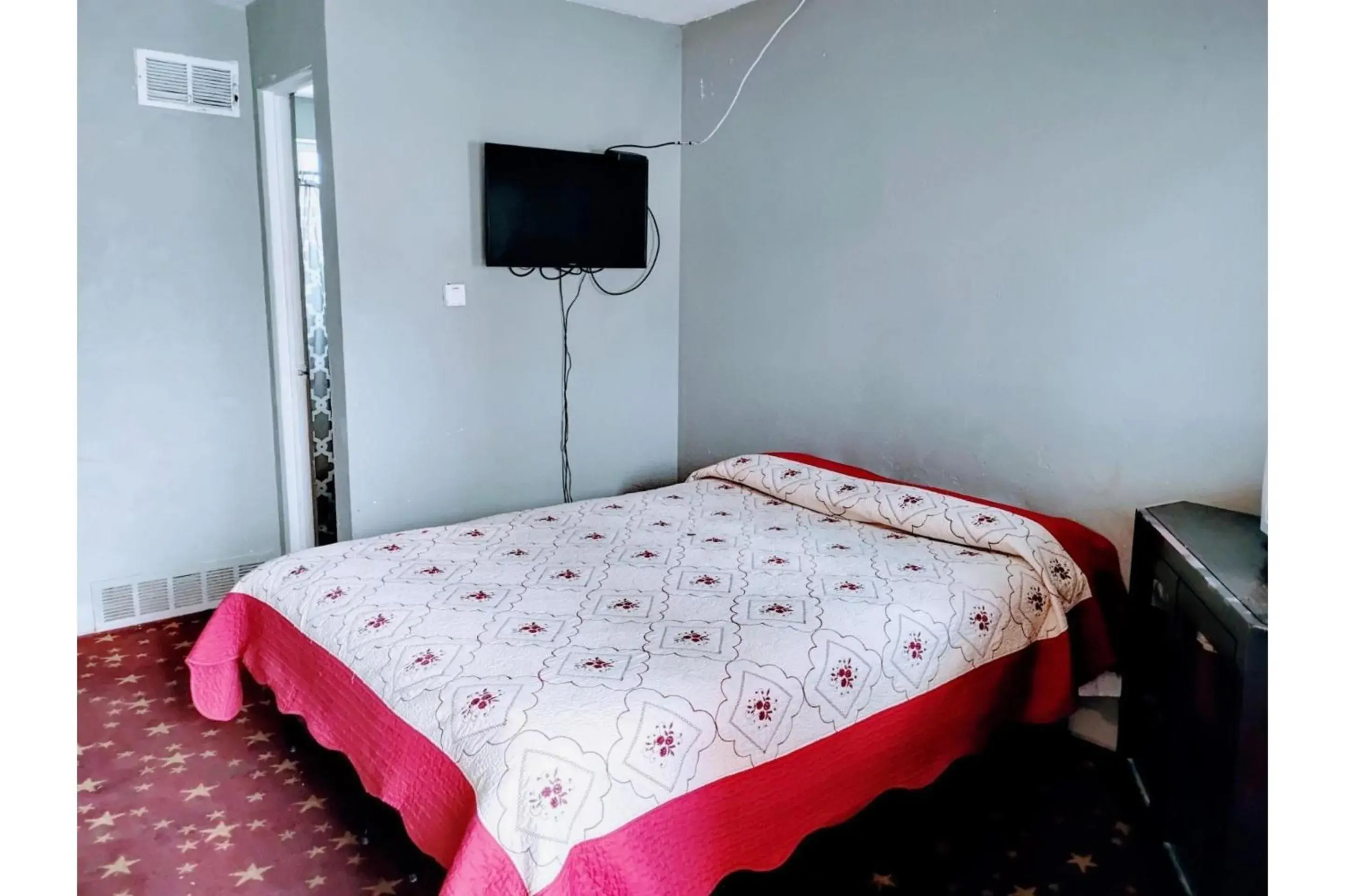 Queen Bed in Hotel O Englewood-South Denver CO Queen Bed in Hotel O Englewood-South Denver CO