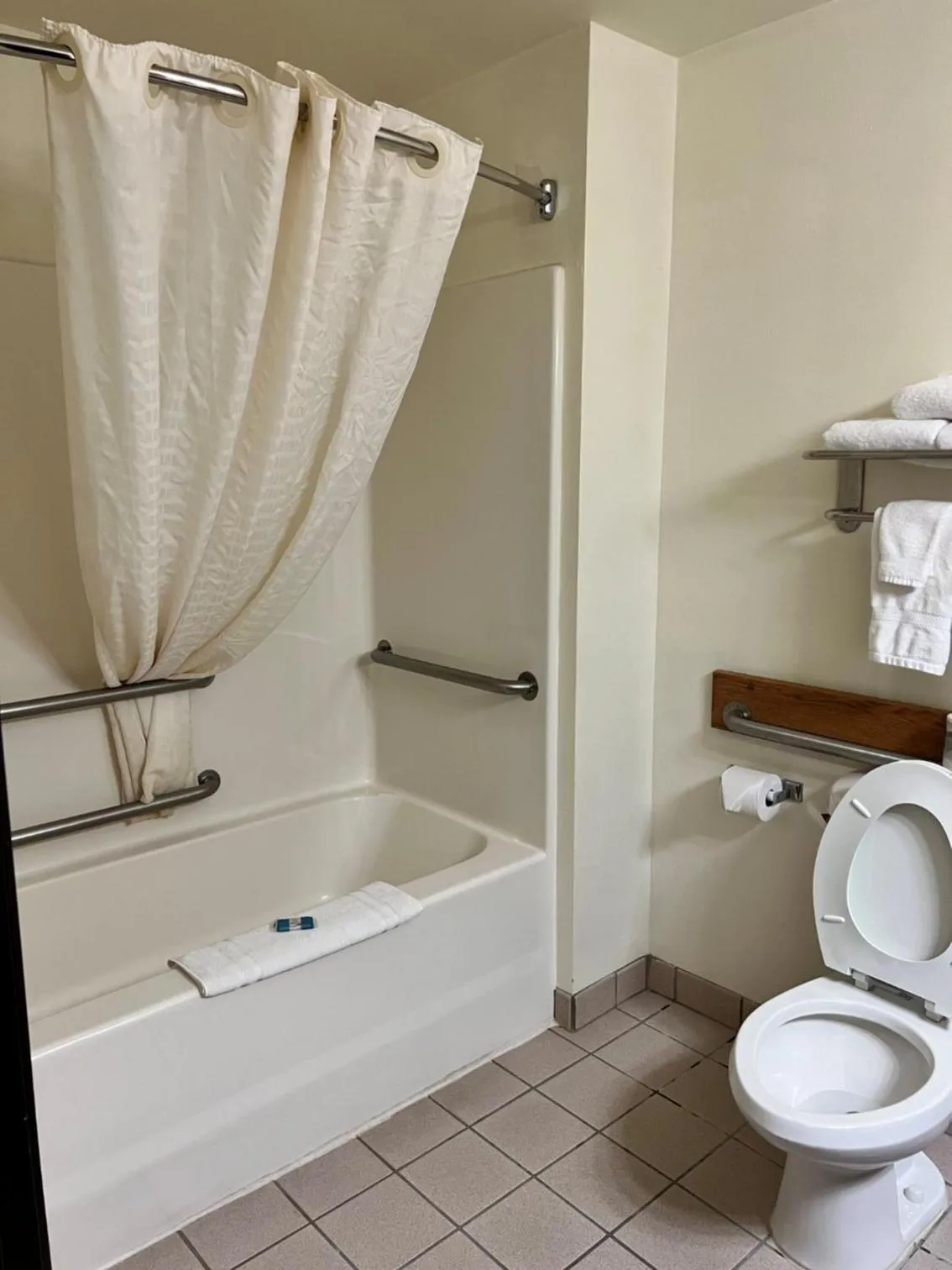 Suite in Serena Inn & Suites