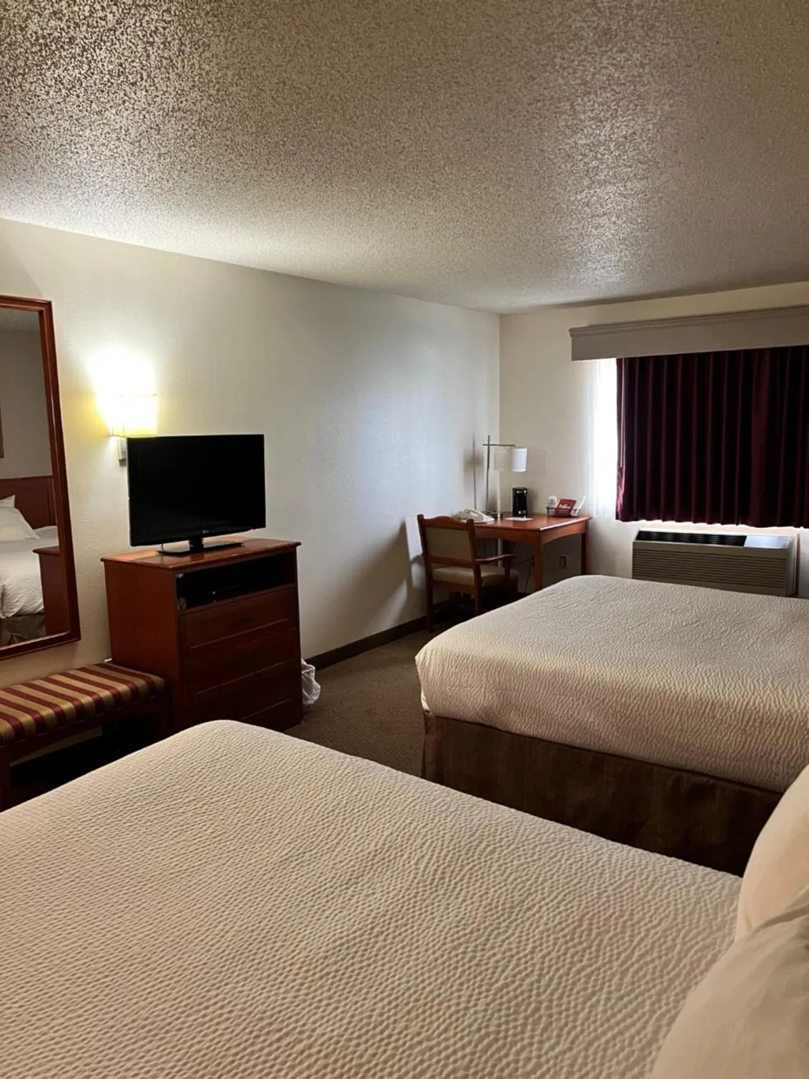 Serena Inn & Suites