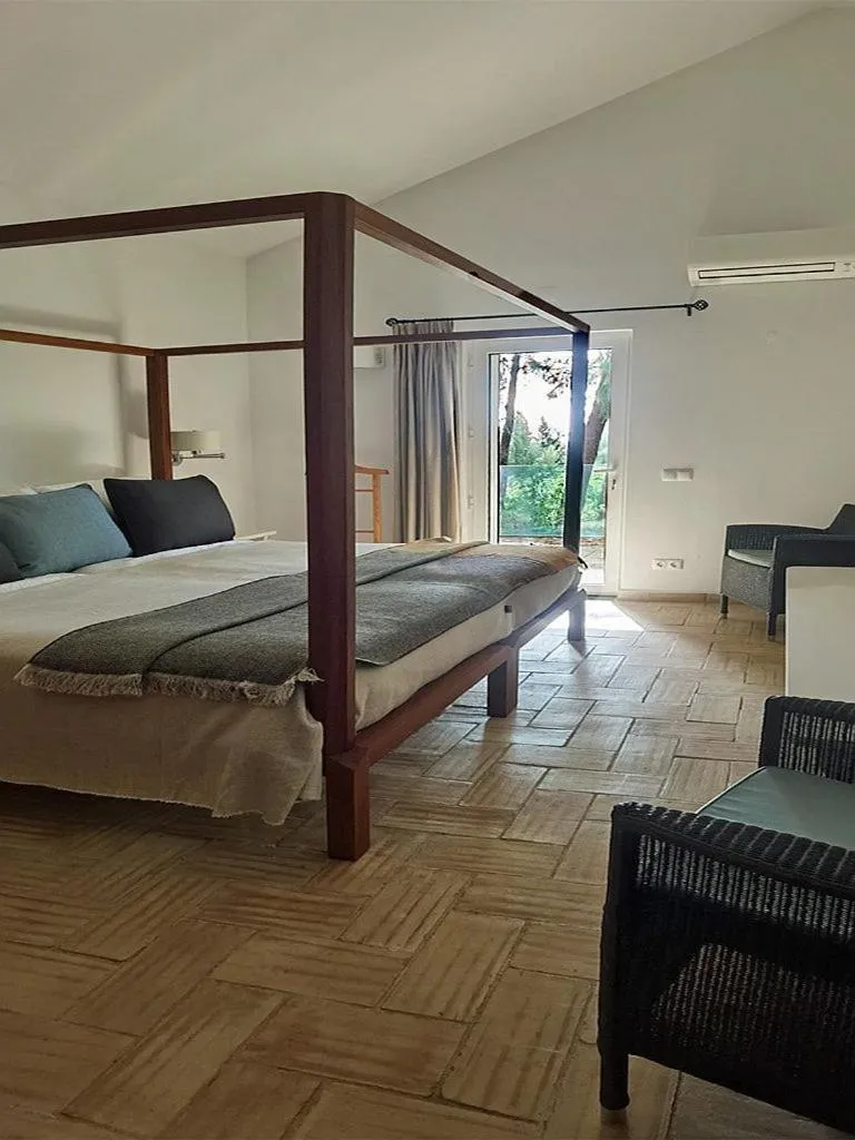 Bed in Quinta das Eirinhas-Jardim de Bonsai