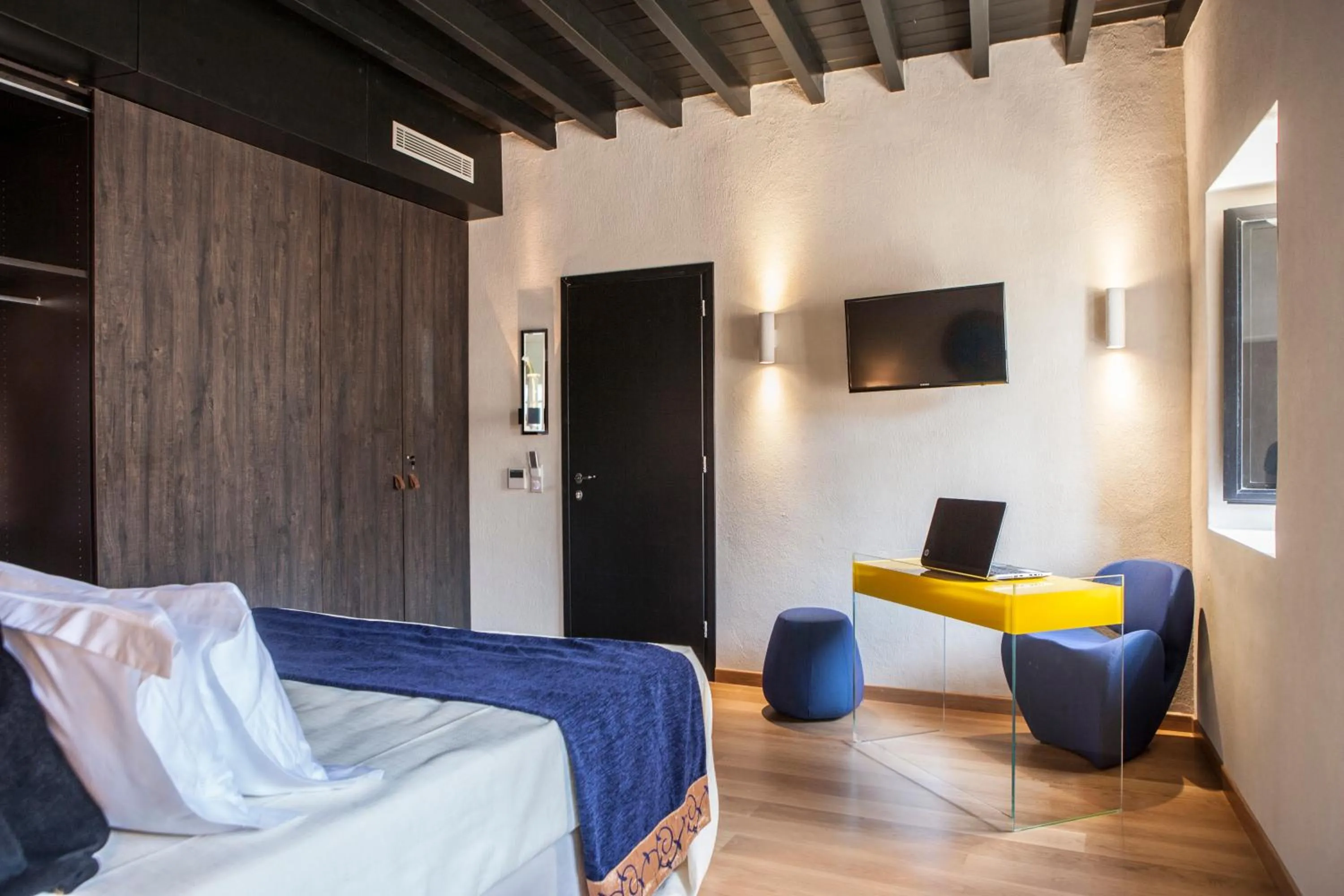 Photo of the whole room, Bed in Allegory Boutique Hotel