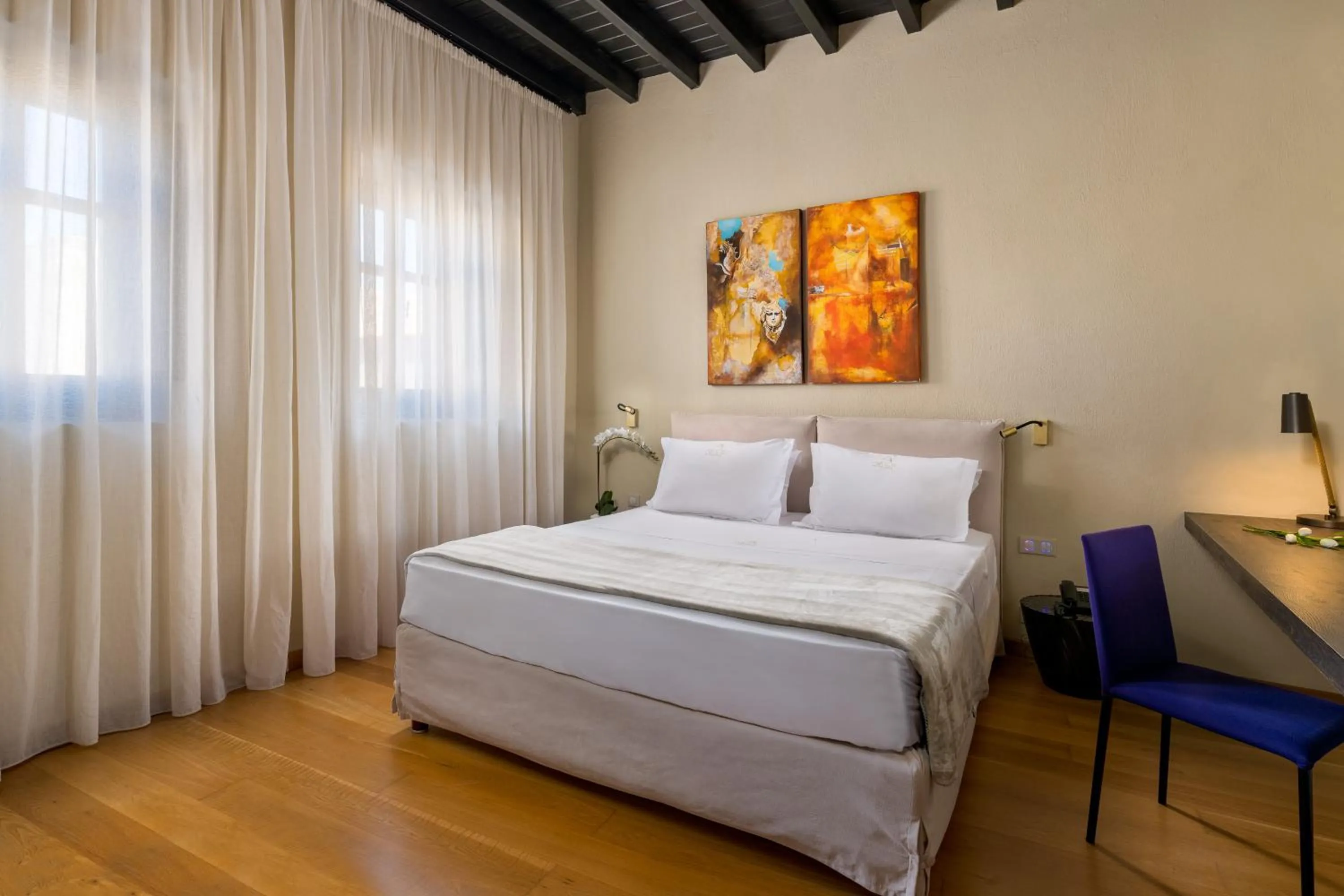 Photo of the whole room, Bed in Allegory Boutique Hotel