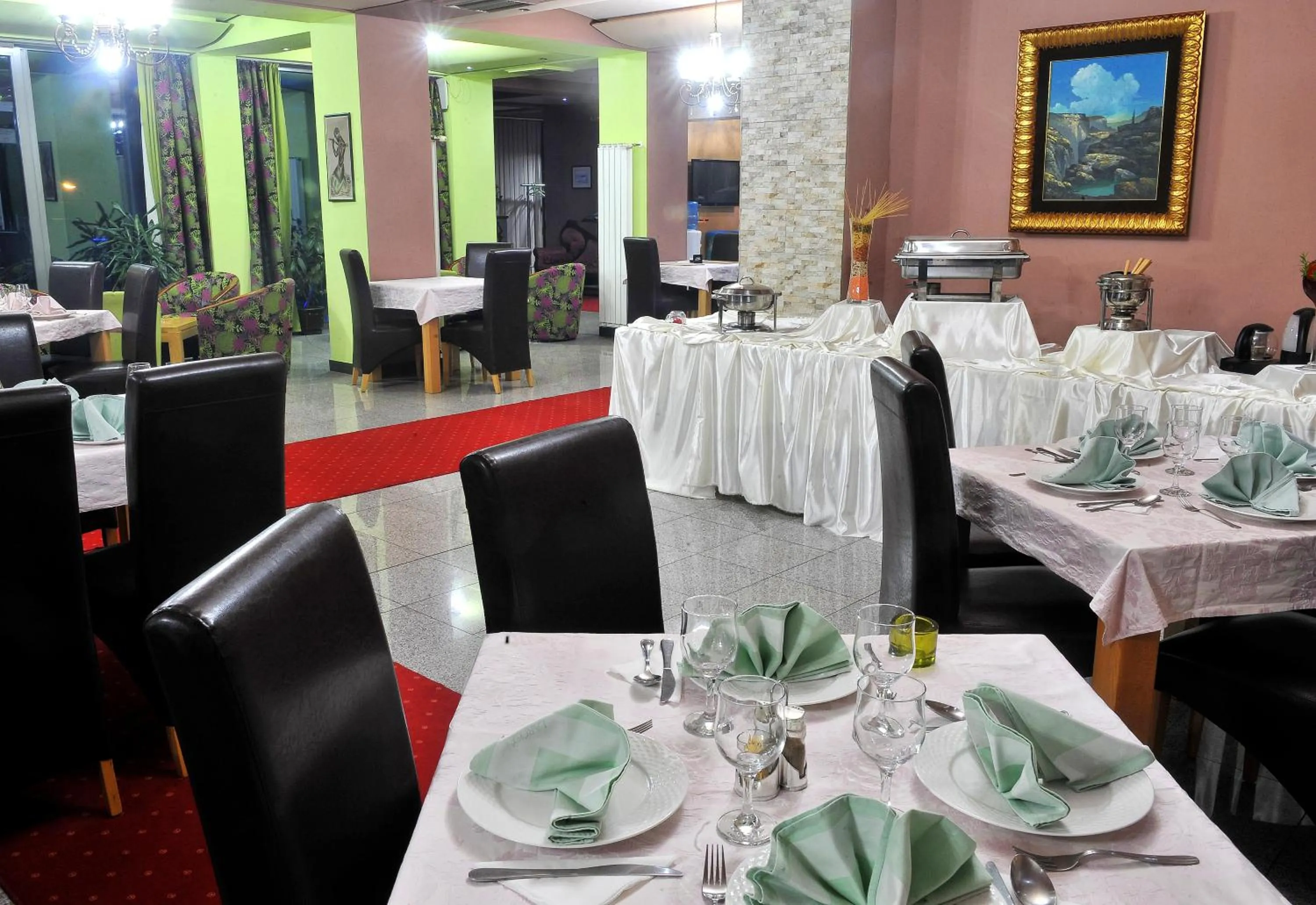 Restaurant/places to eat in Hotel Gold