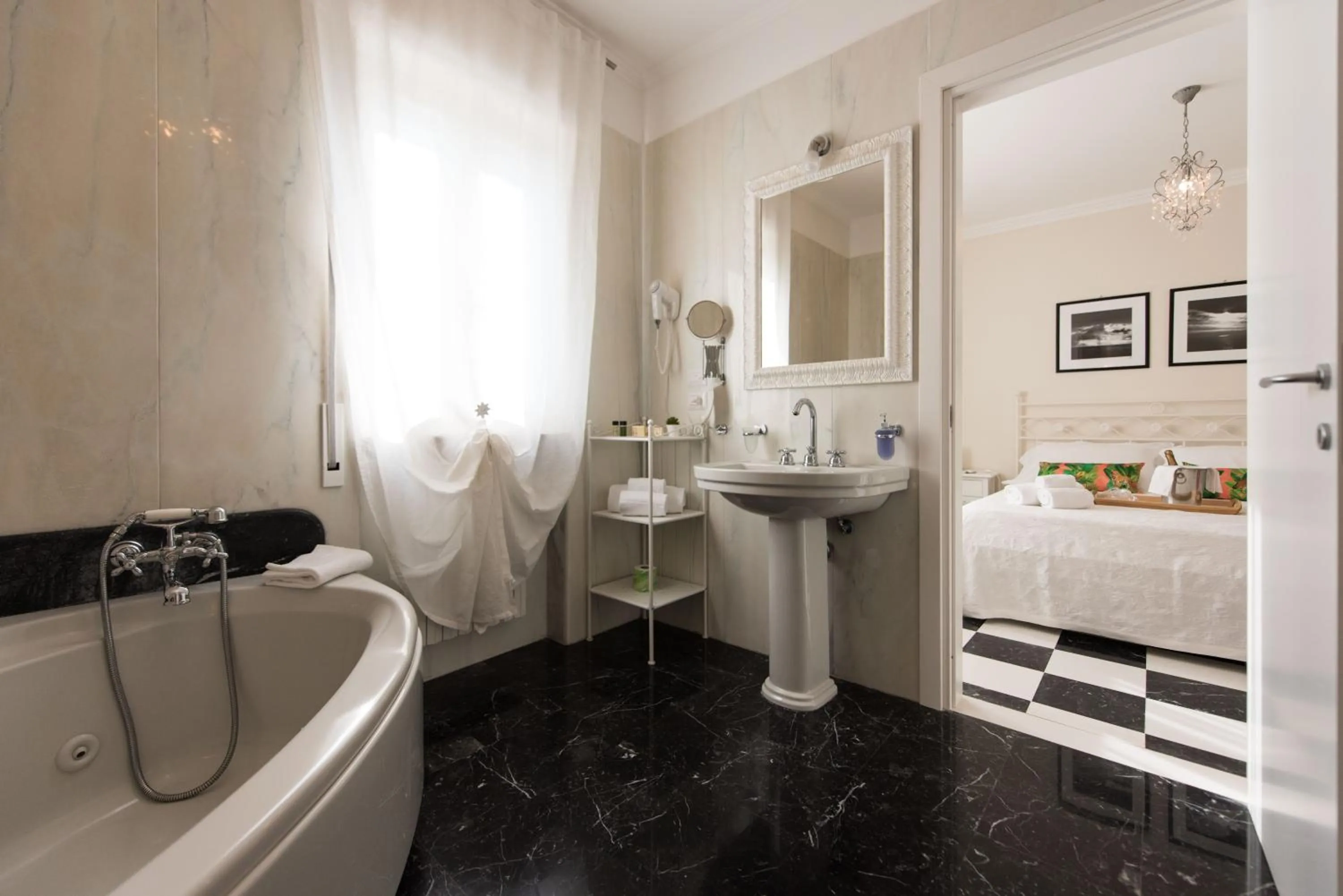 Hot Tub in Residenza Il Sole