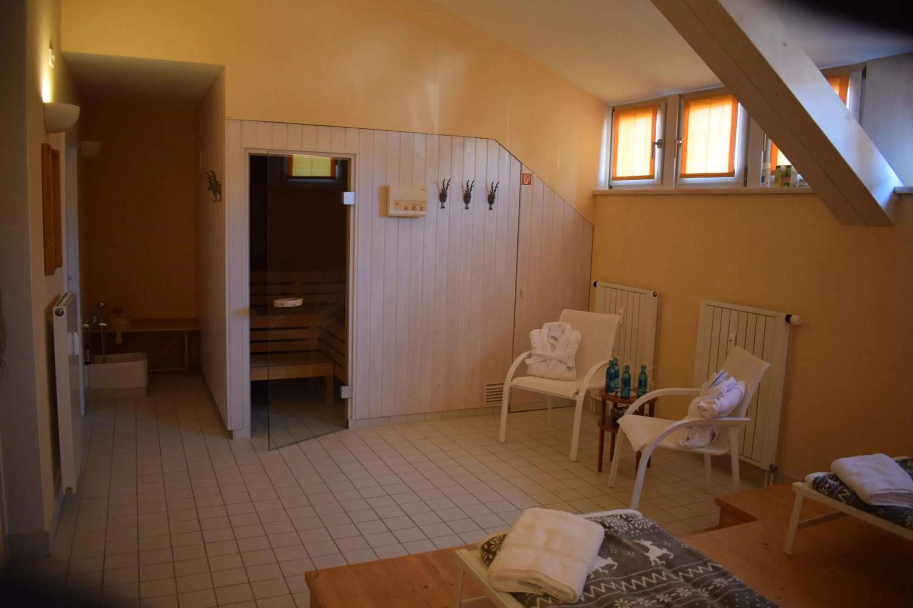 Sauna, Bed in Akzent Hotel Goldner Hirsch