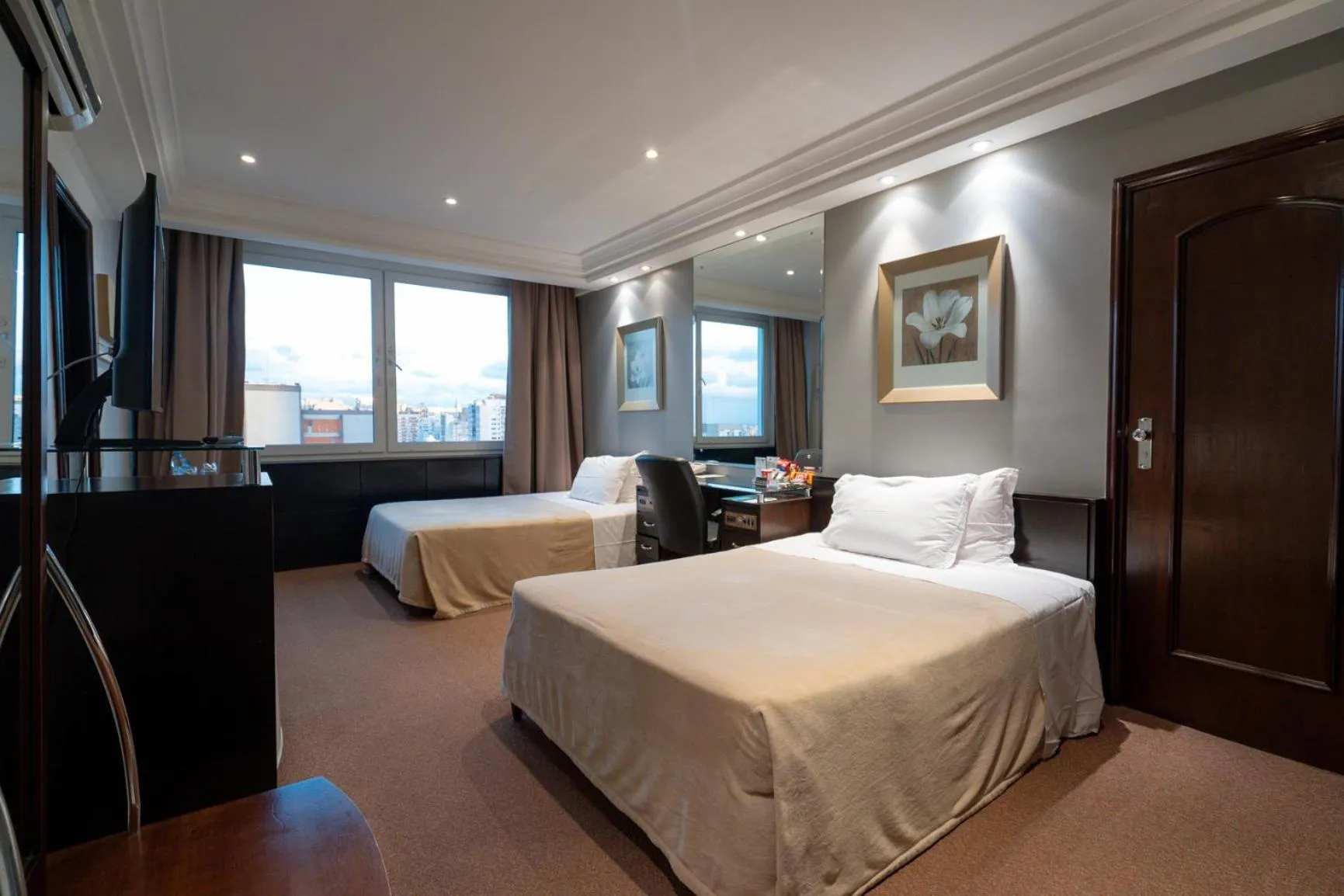 Bedroom, Bed in Plaza São Rafael Hotel