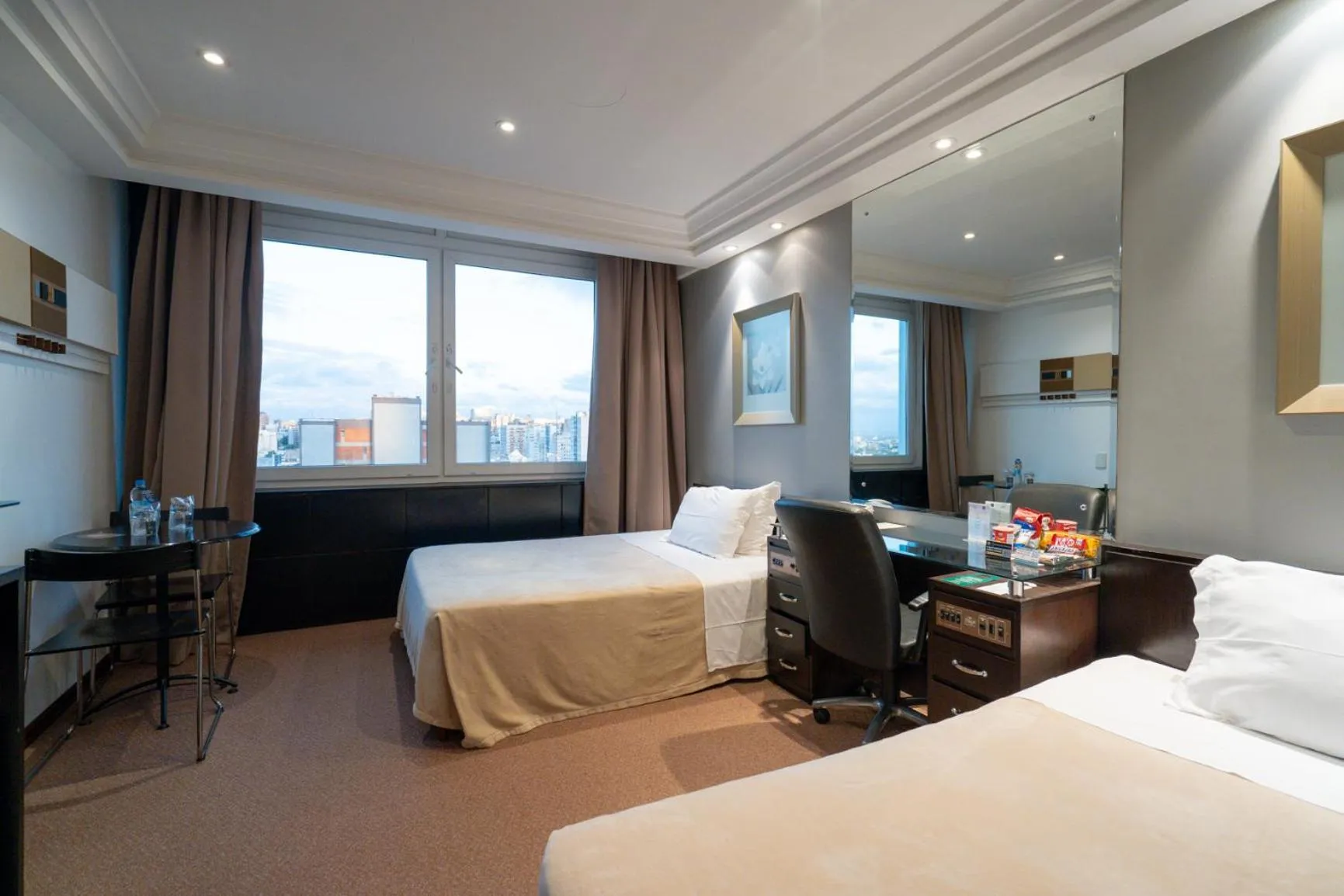 Bedroom, Bed in Plaza São Rafael Hotel