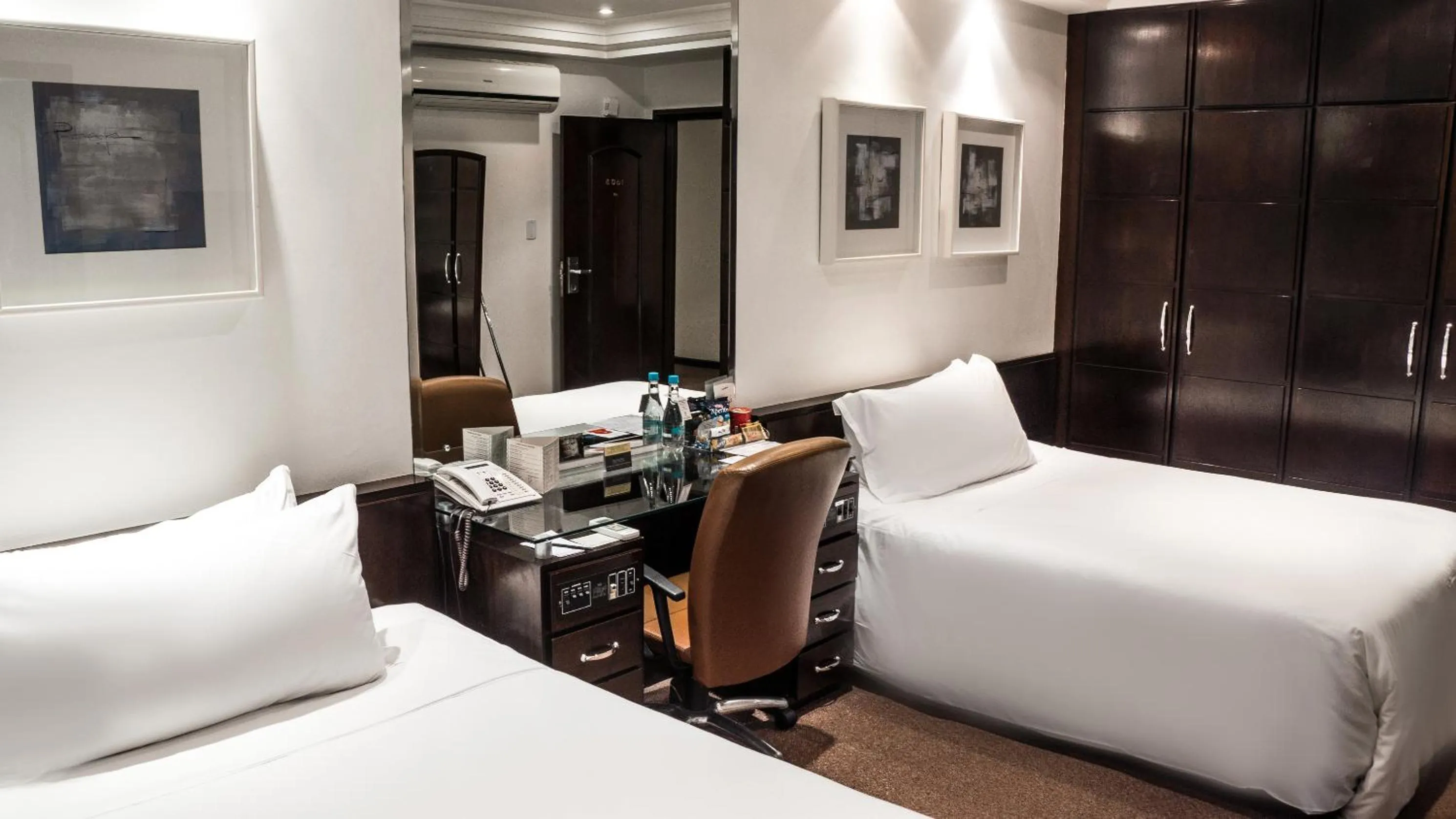 Bed in Plaza São Rafael Hotel