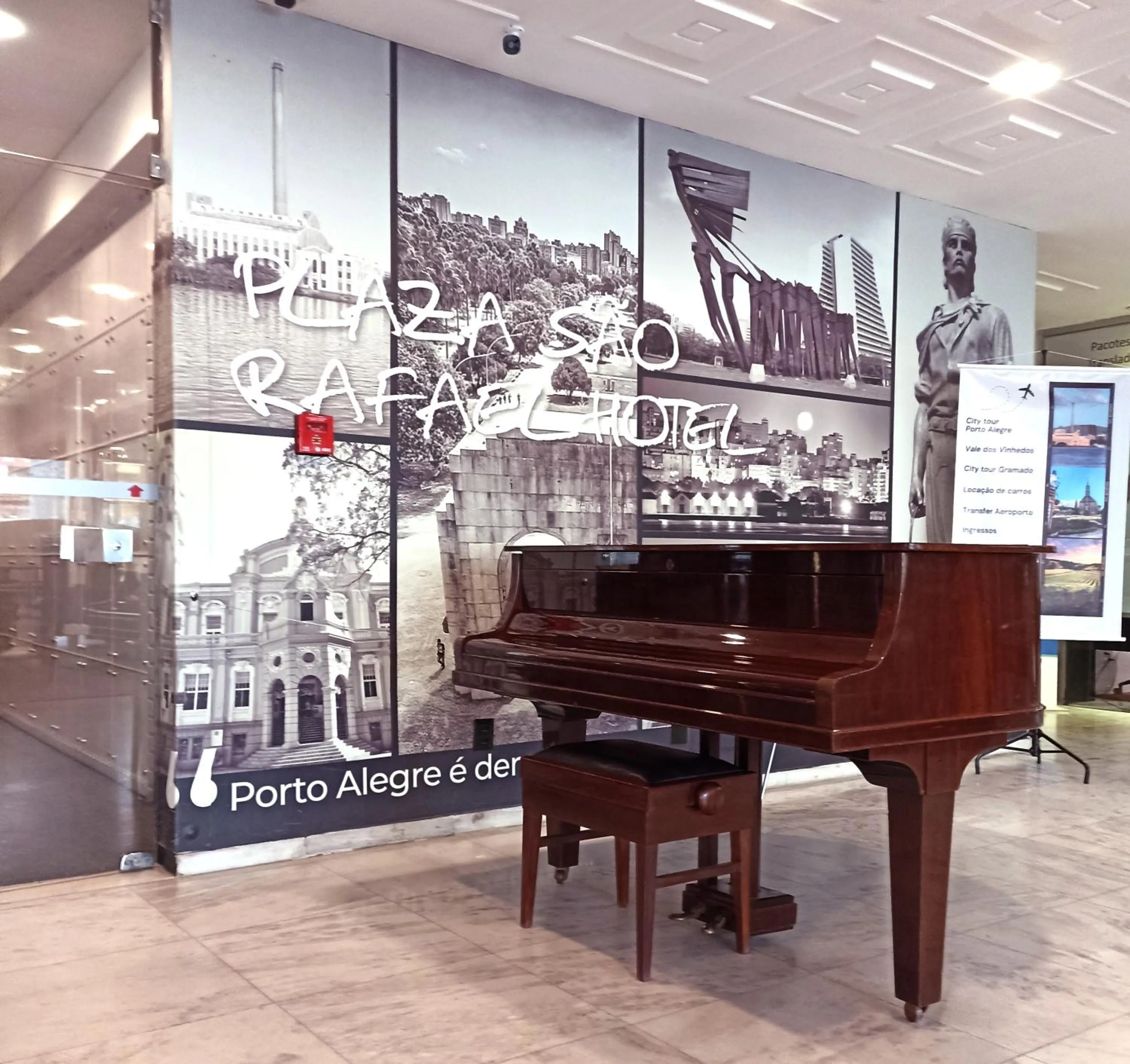 Lounge or bar in Plaza São Rafael Hotel