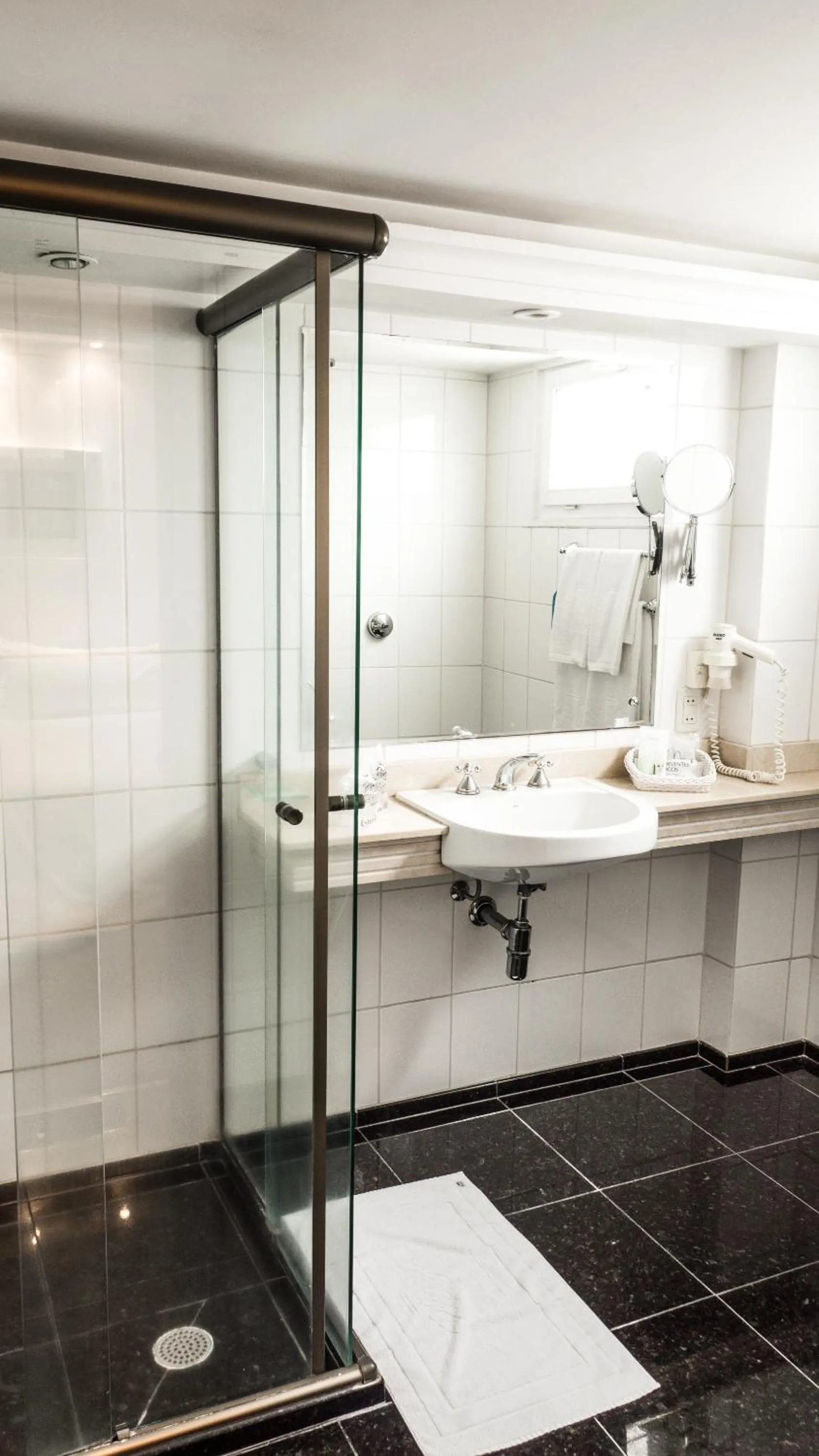 Bathroom in Plaza São Rafael Hotel