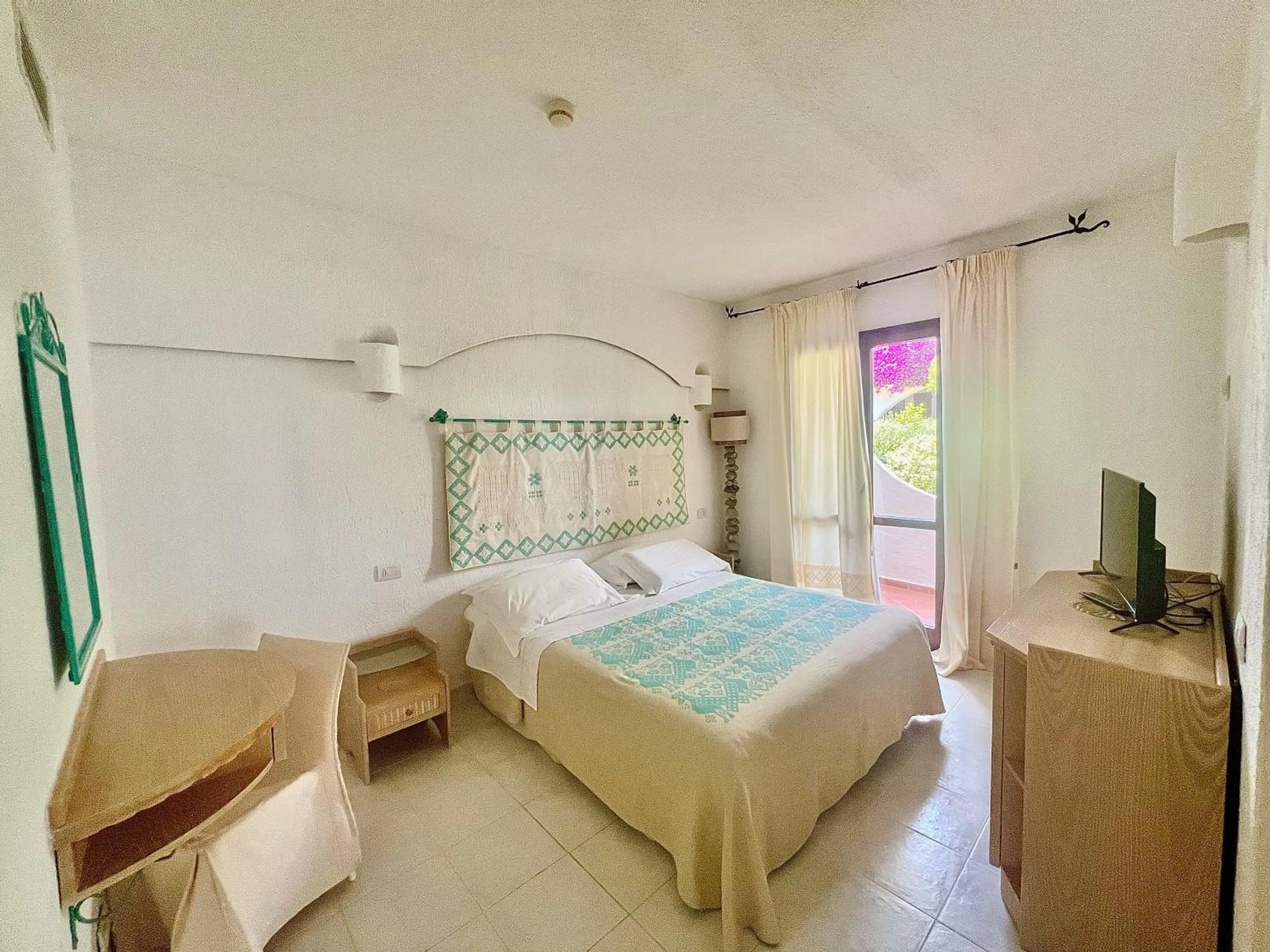 Bedroom, Bed in Hotel Punta Est