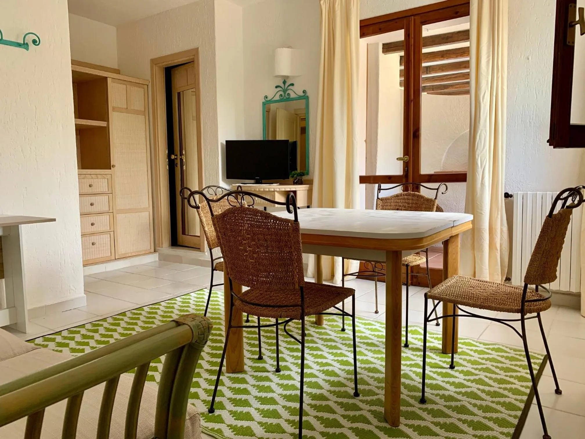 TV and multimedia in Hotel Punta Est