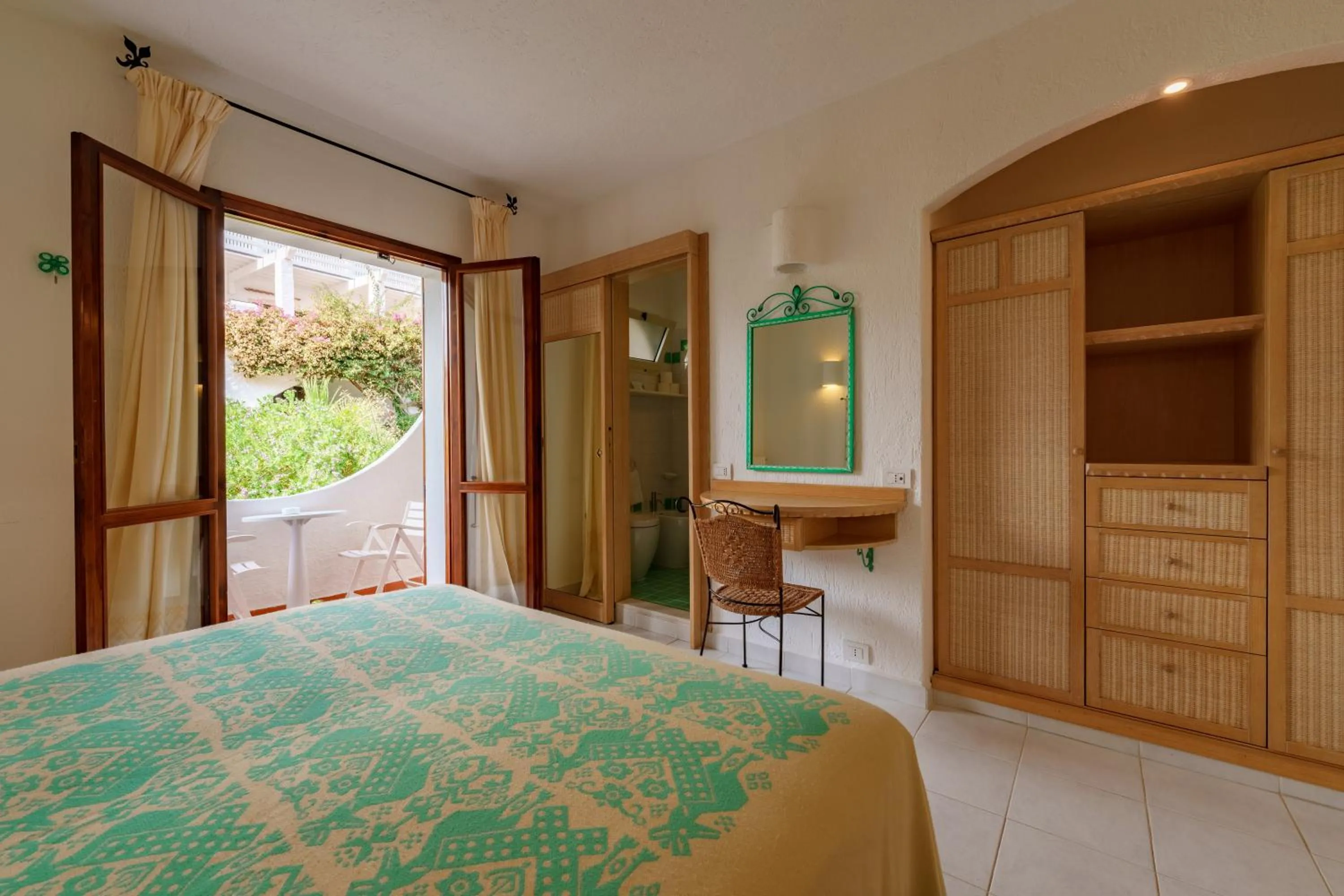 Bed in Hotel Punta Est