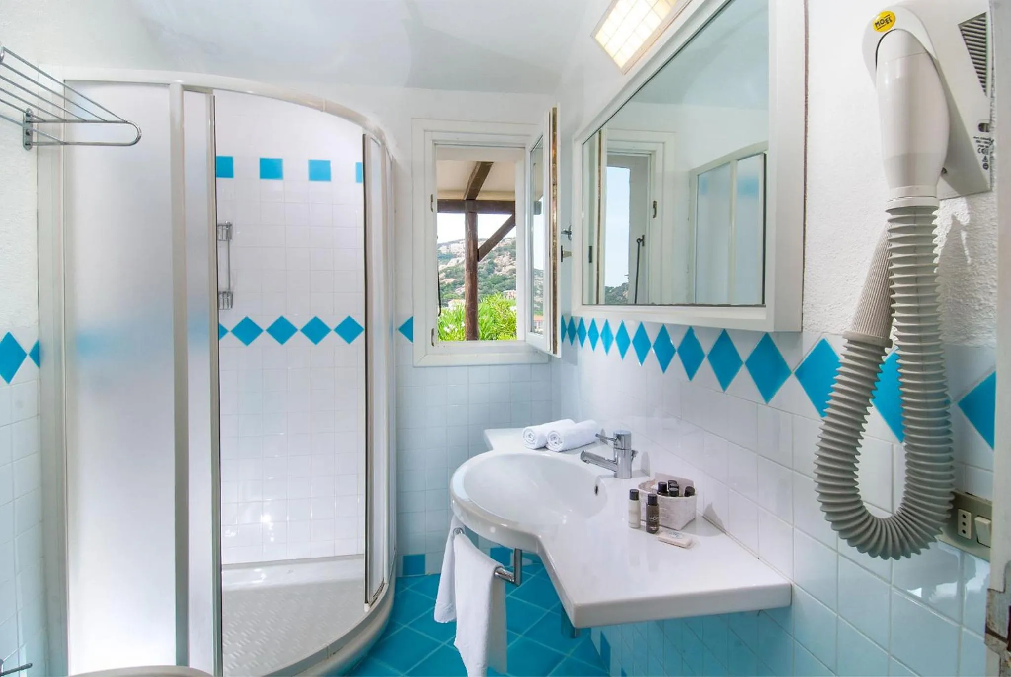 Bathroom in Hotel Punta Est