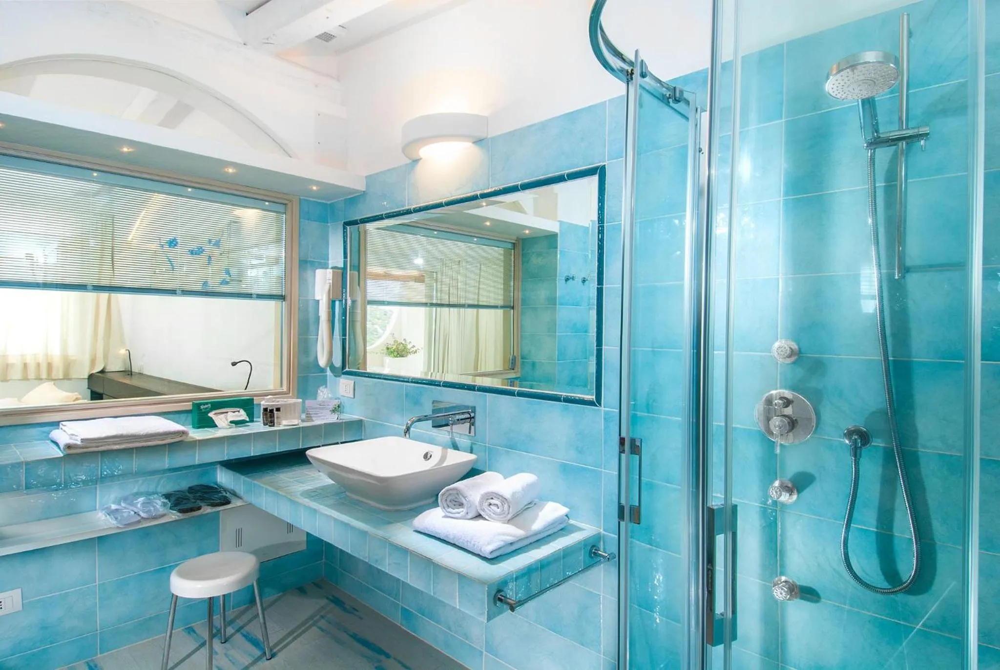 Toilet in Hotel Punta Est