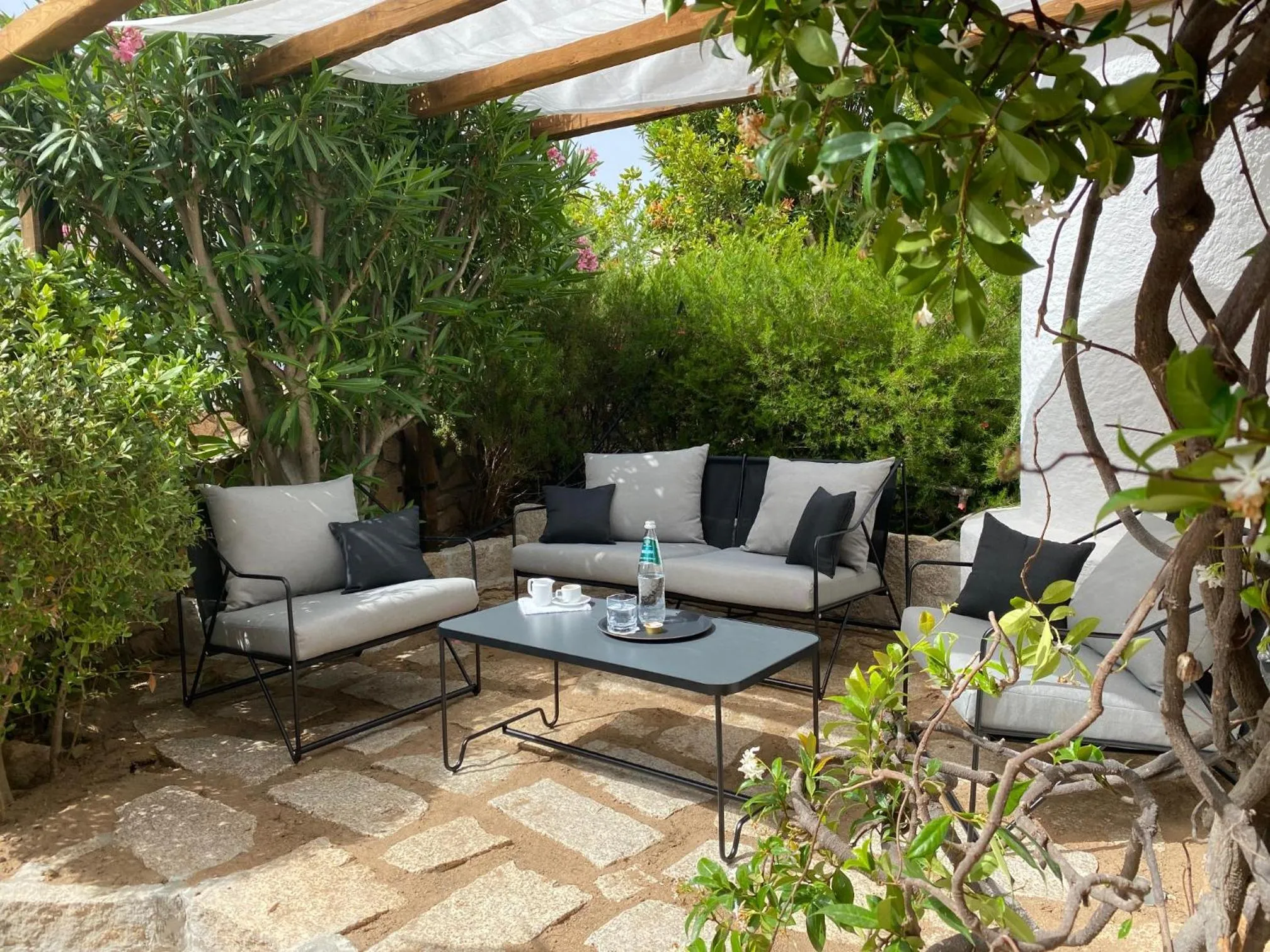 Patio in Hotel Punta Est