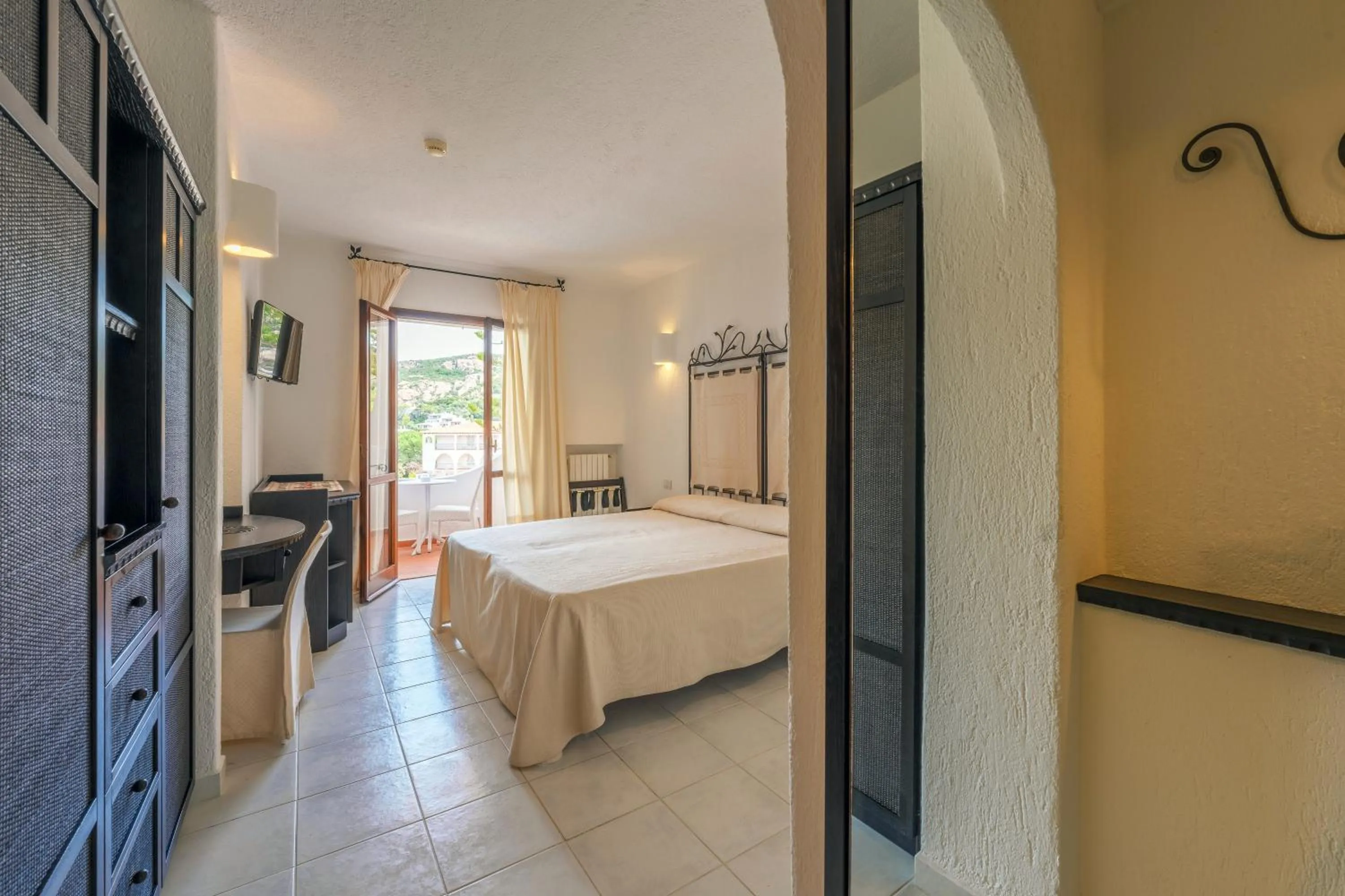 TV and multimedia, Bed in Hotel Punta Est