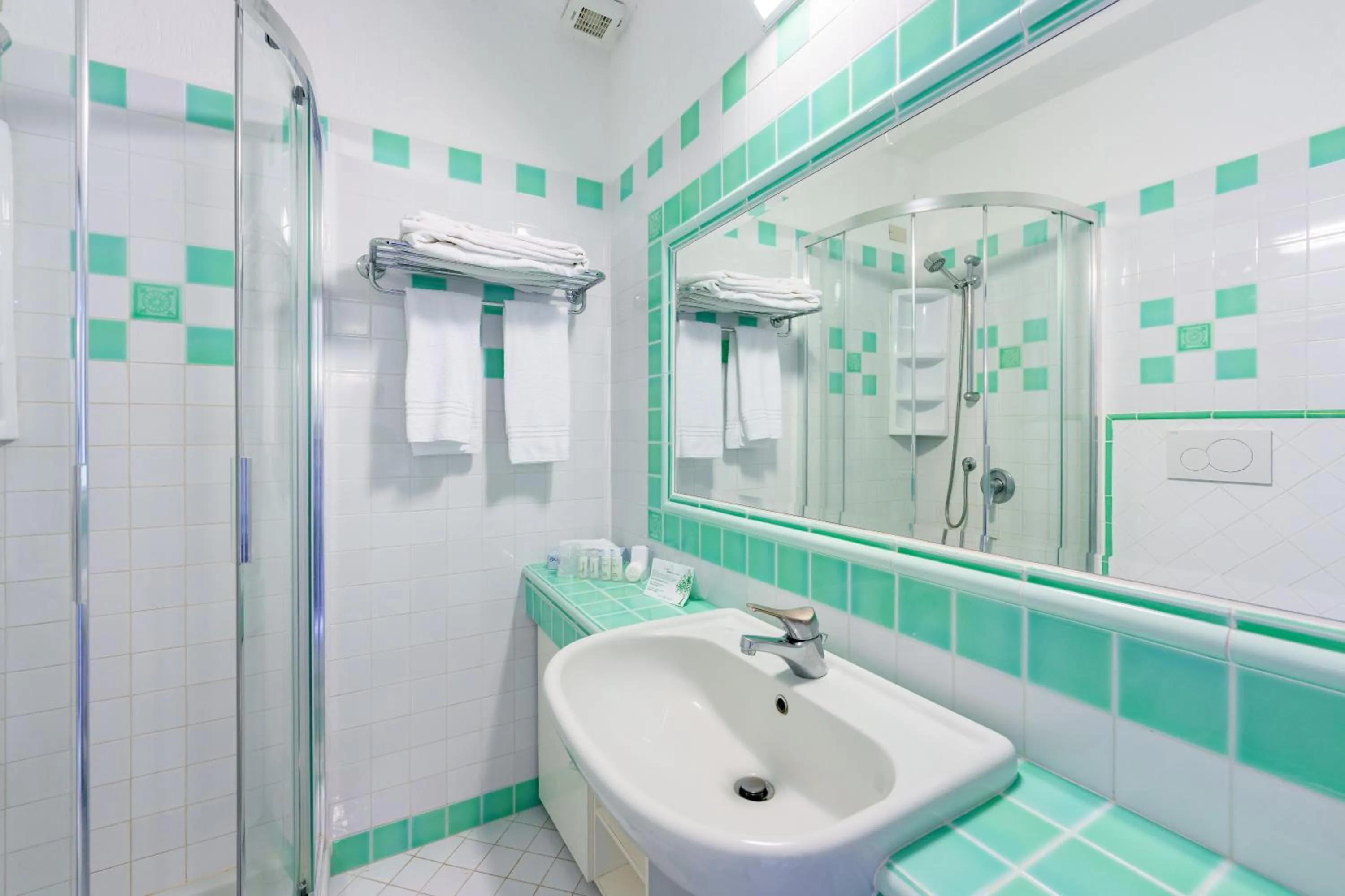 Toilet in Hotel Punta Est