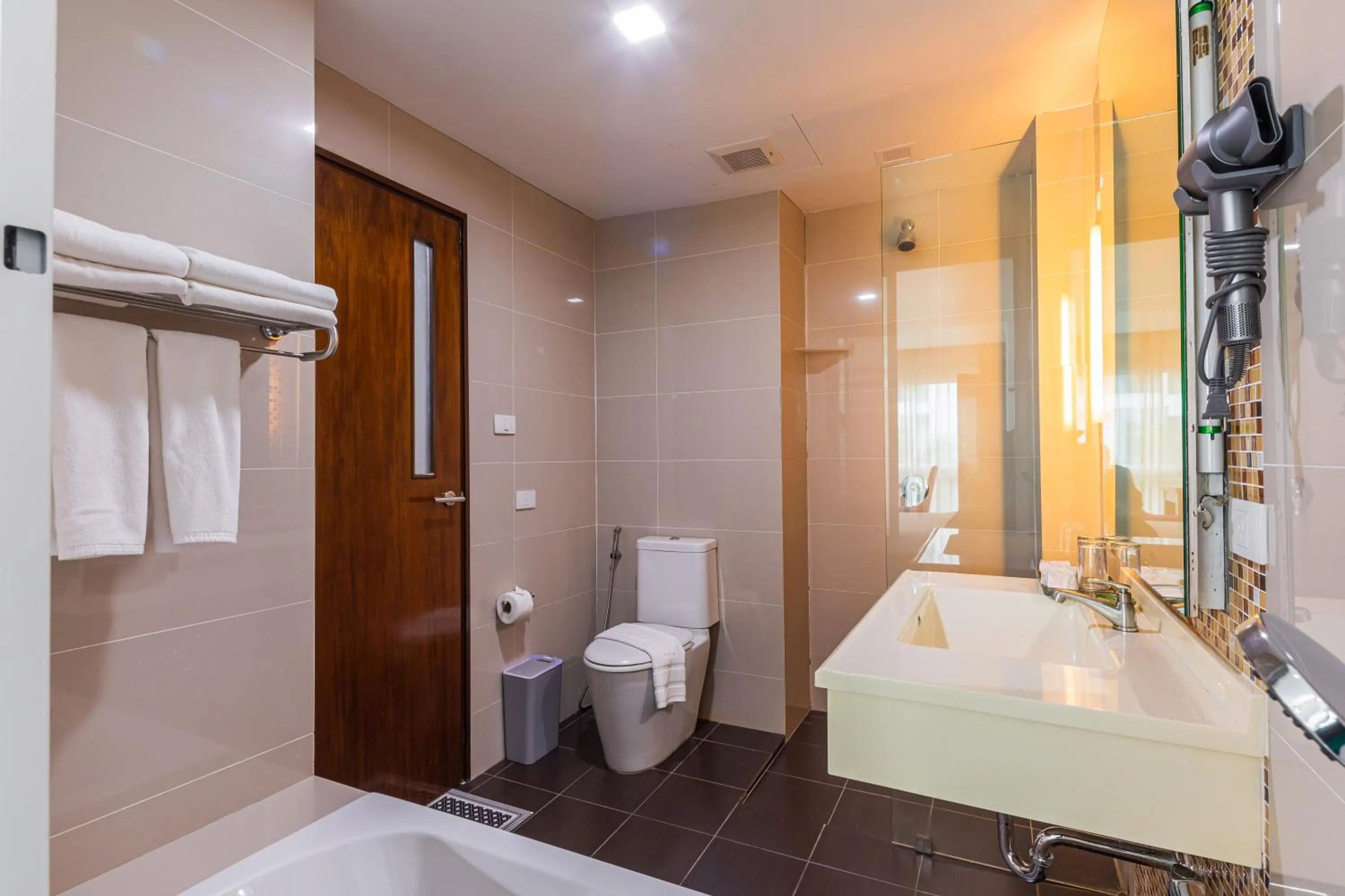 The Kris Resort Hotel