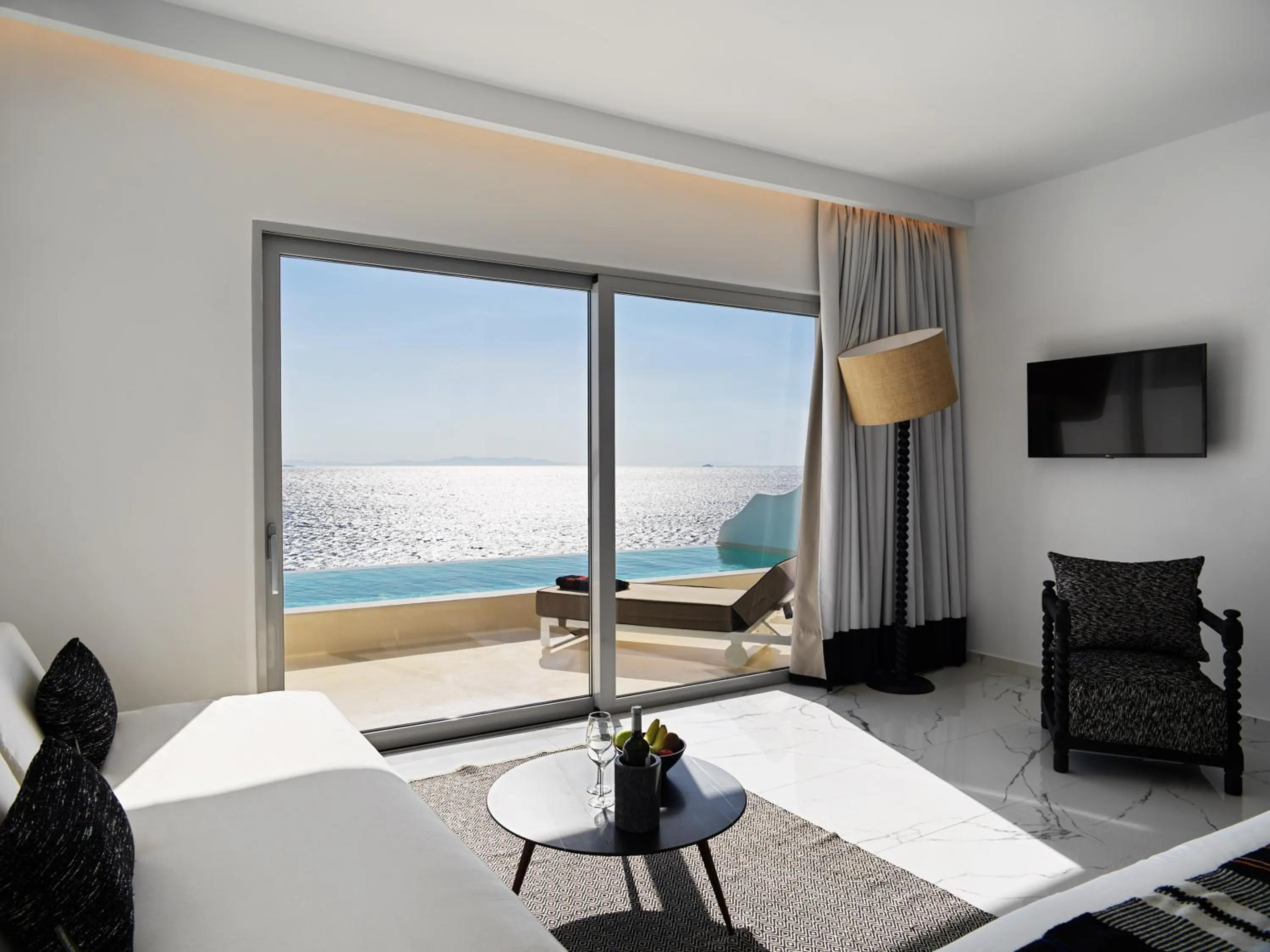 View (from property/room), Bed in Kouros Hotel & Suites