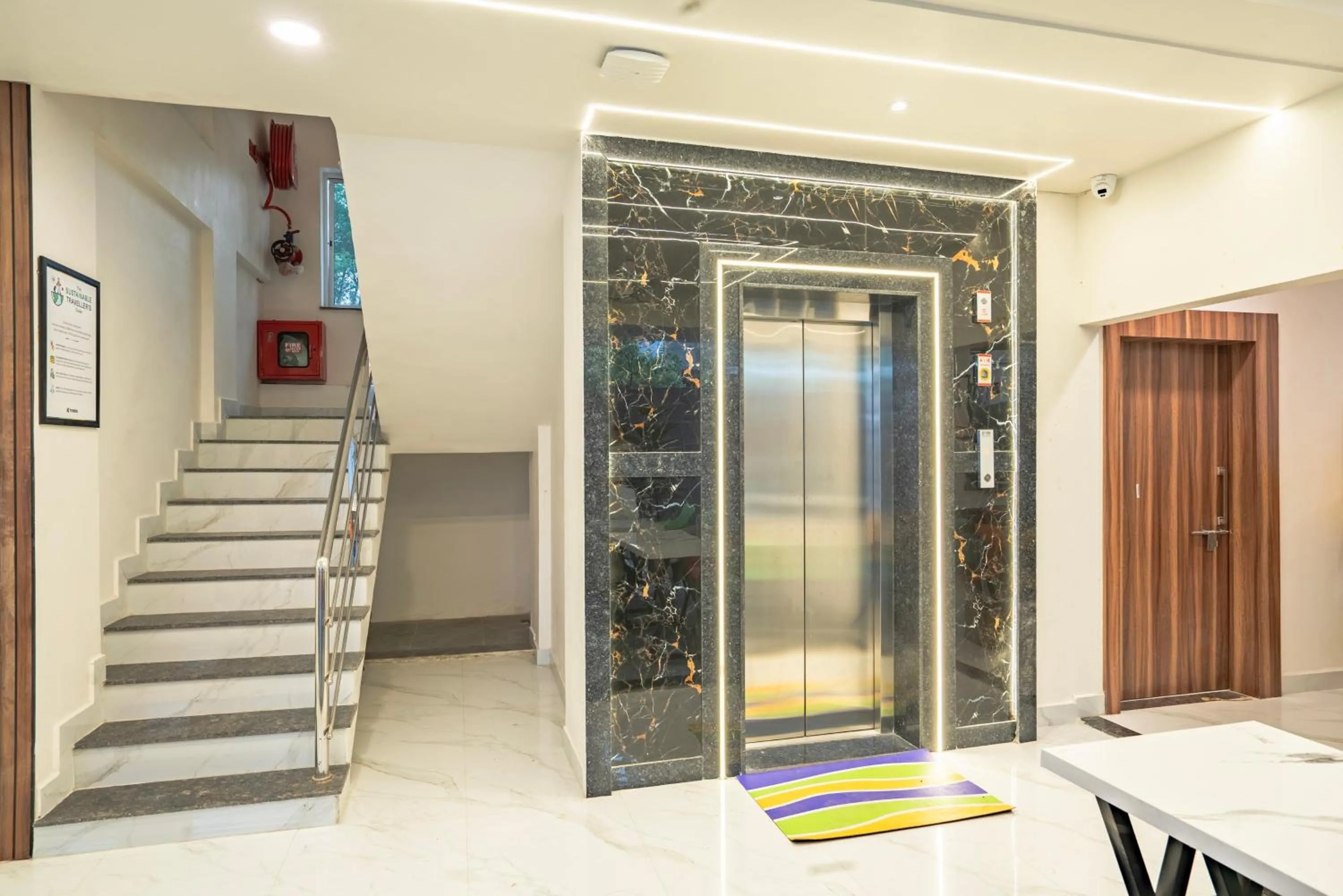 elevator in Treebo Parashar Max