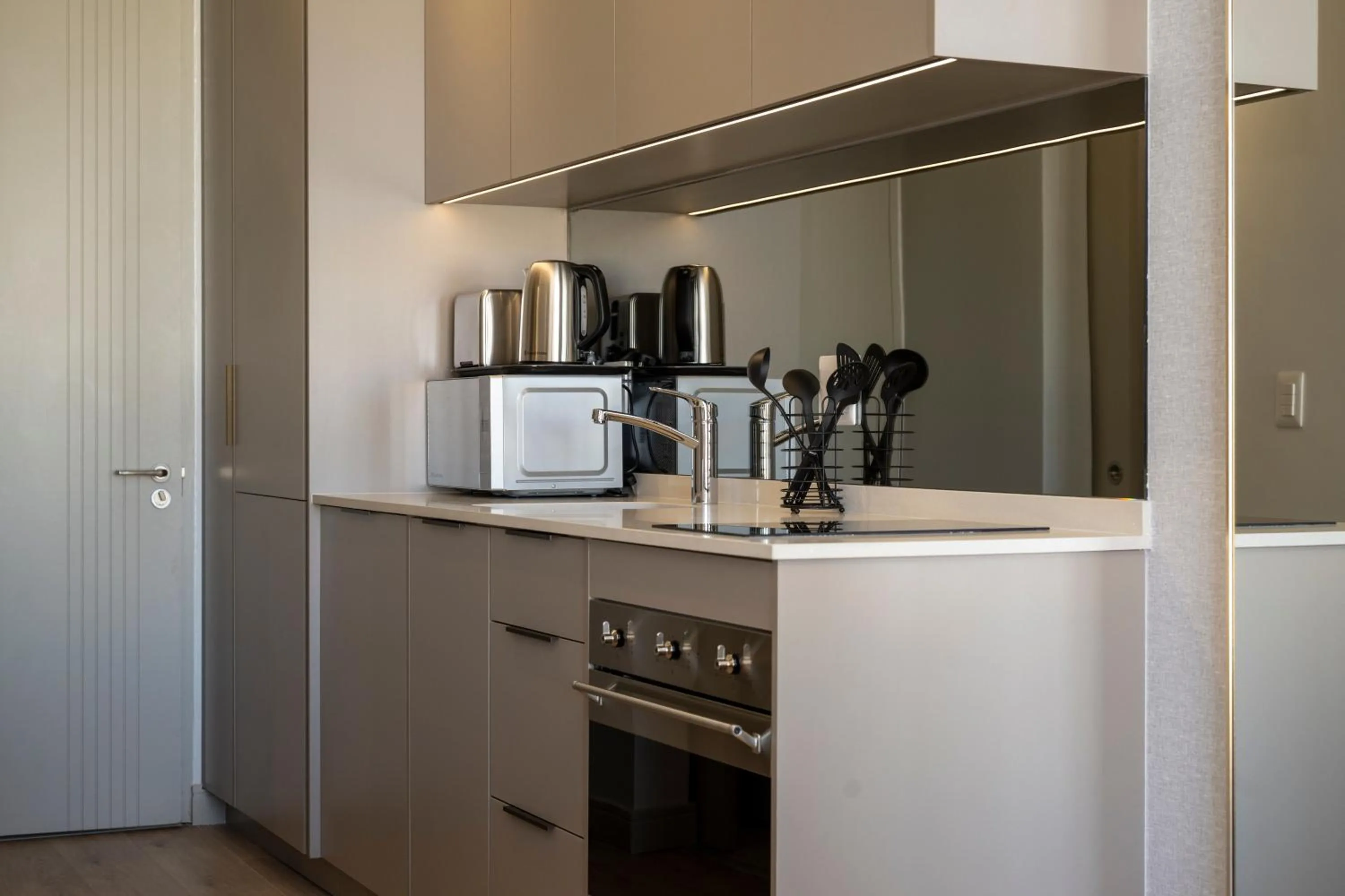 Coffee/tea facilities in One Rosebank Executive Apartment Hotel