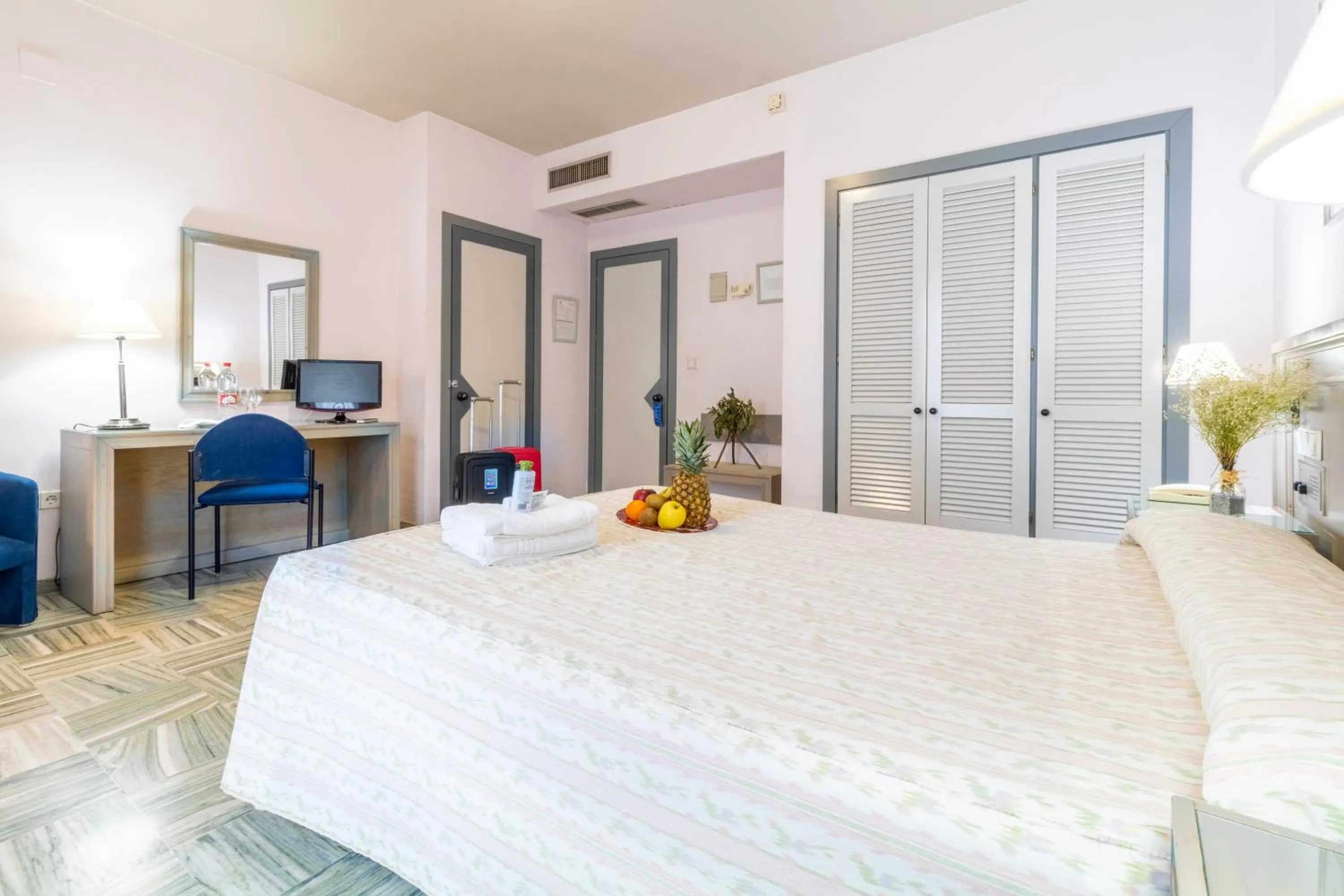 Hotel Abades Manzanil