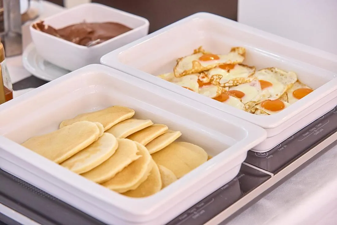 Buffet breakfast in Welikehotel Fenix