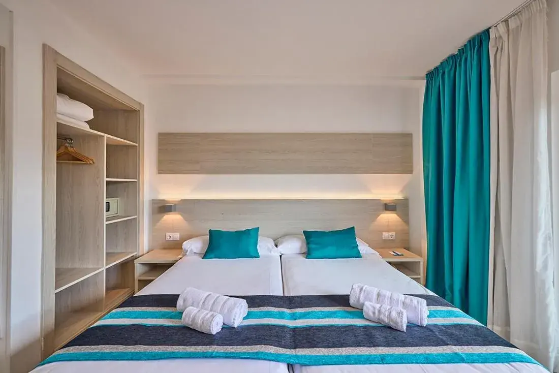 Twin Room with Balcony and Pool view in Welikehotel Fenix Twin Room with Balcony and Pool view in Welikehotel Fenix