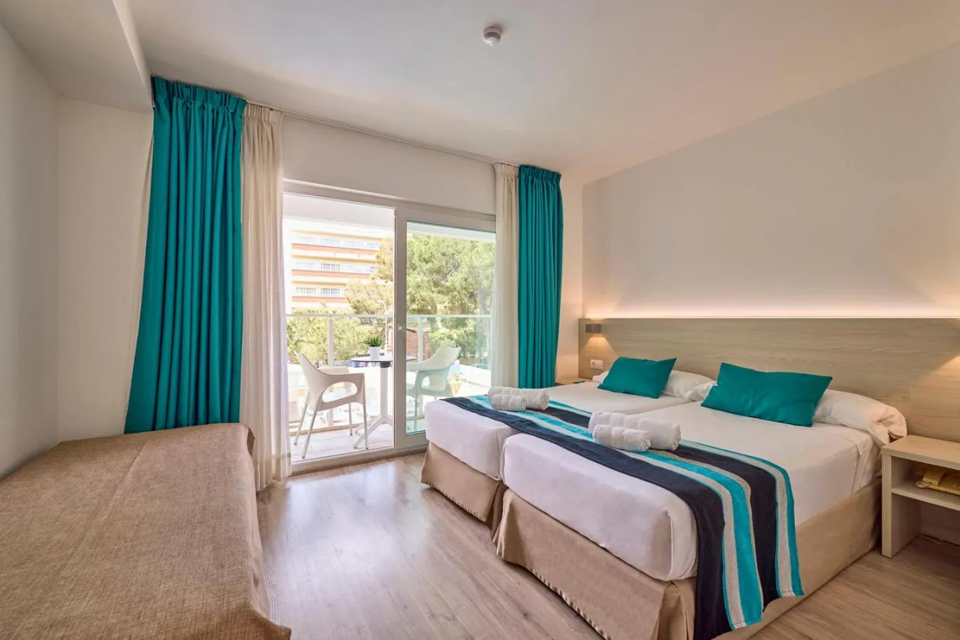 Photo of the whole room, Bed in Welikehotel Fenix