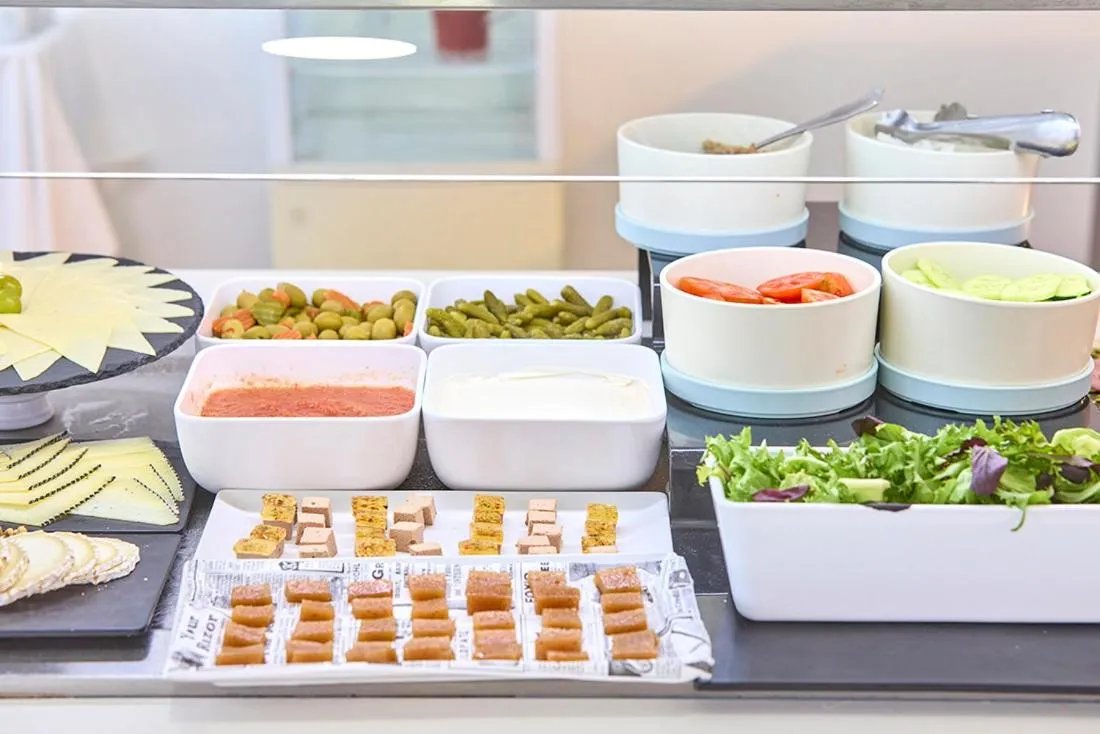 Buffet breakfast in Welikehotel Fenix