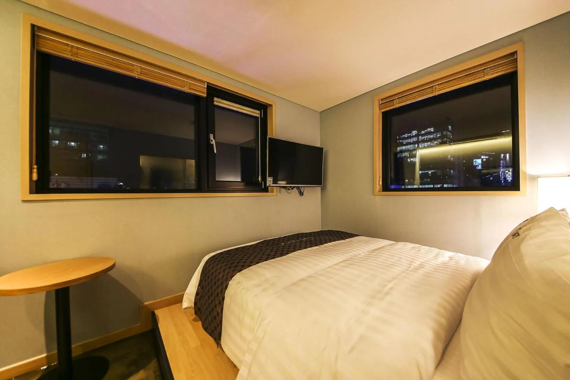 Bed in Yeongdeungpo Station New York Hotel