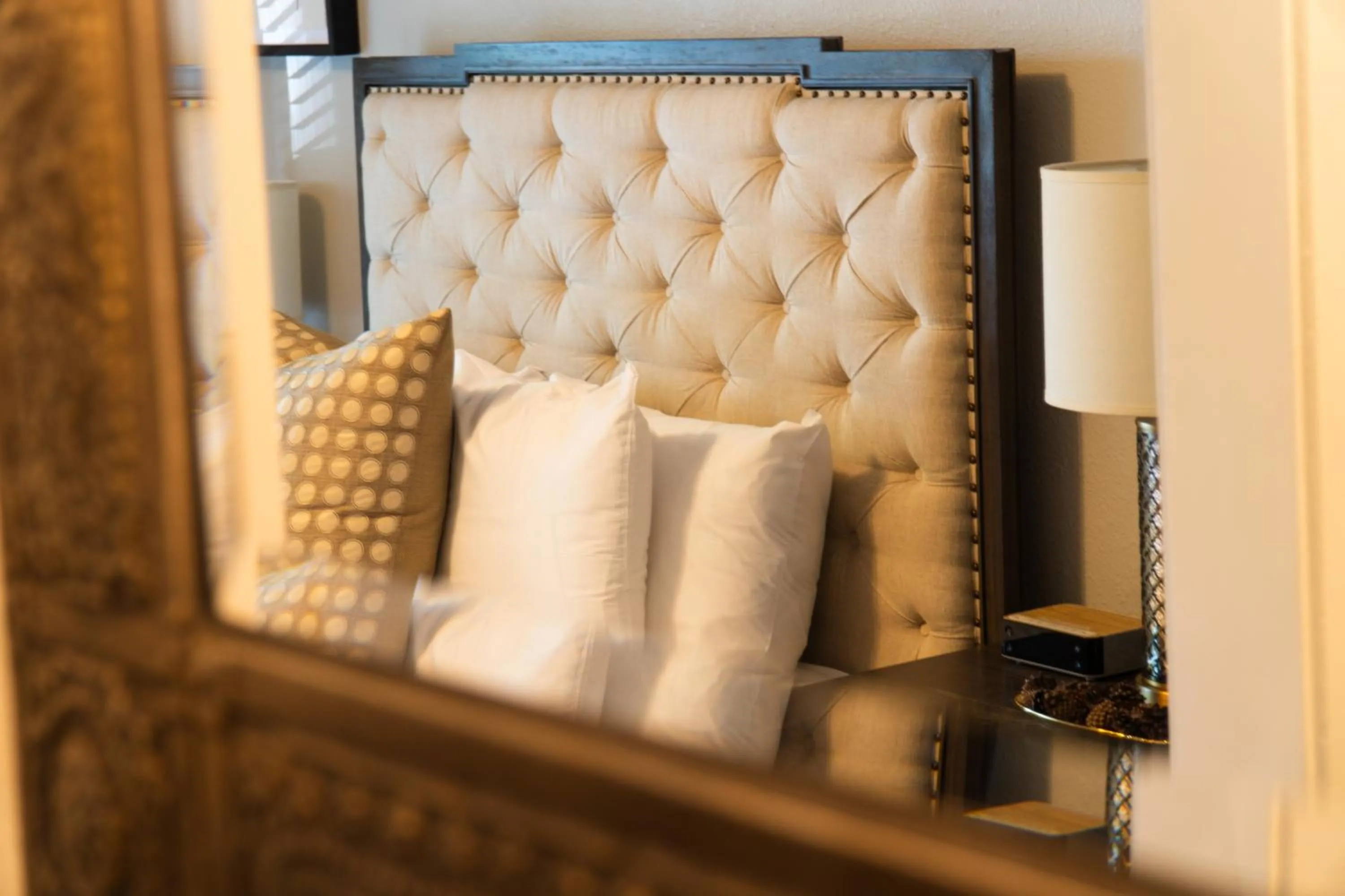 Bed in Huff House Inn and Cabins