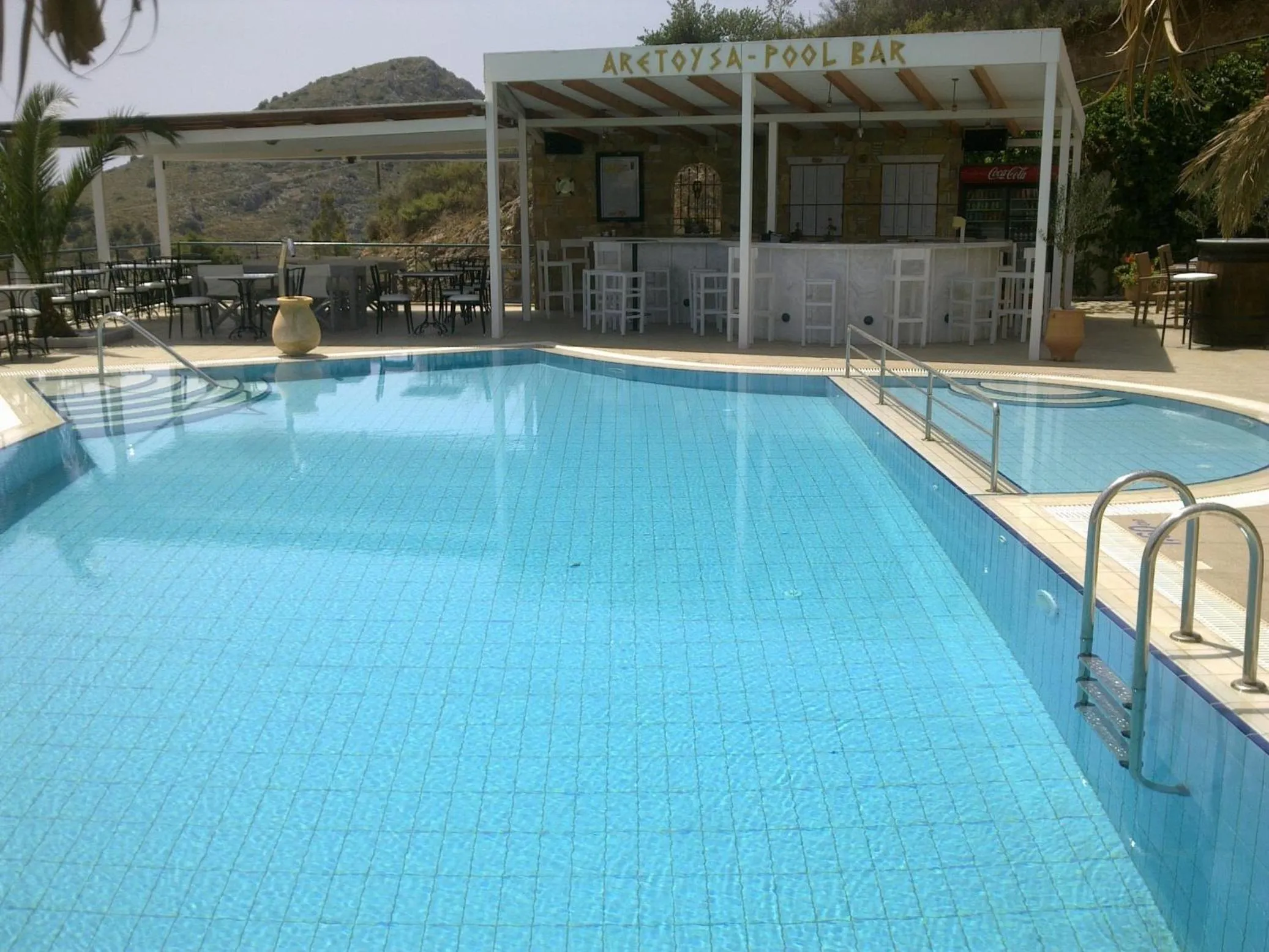 Swimming pool in Aretousa