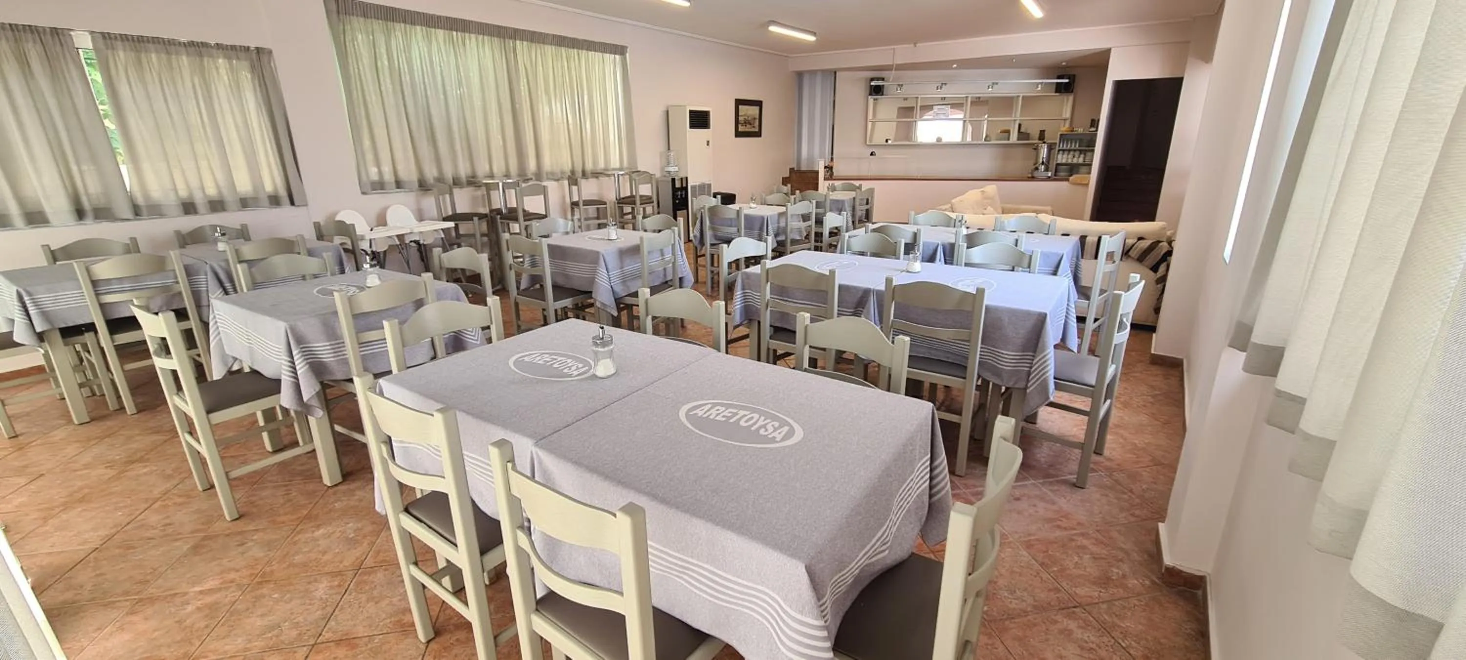 Breakfast in Aretousa