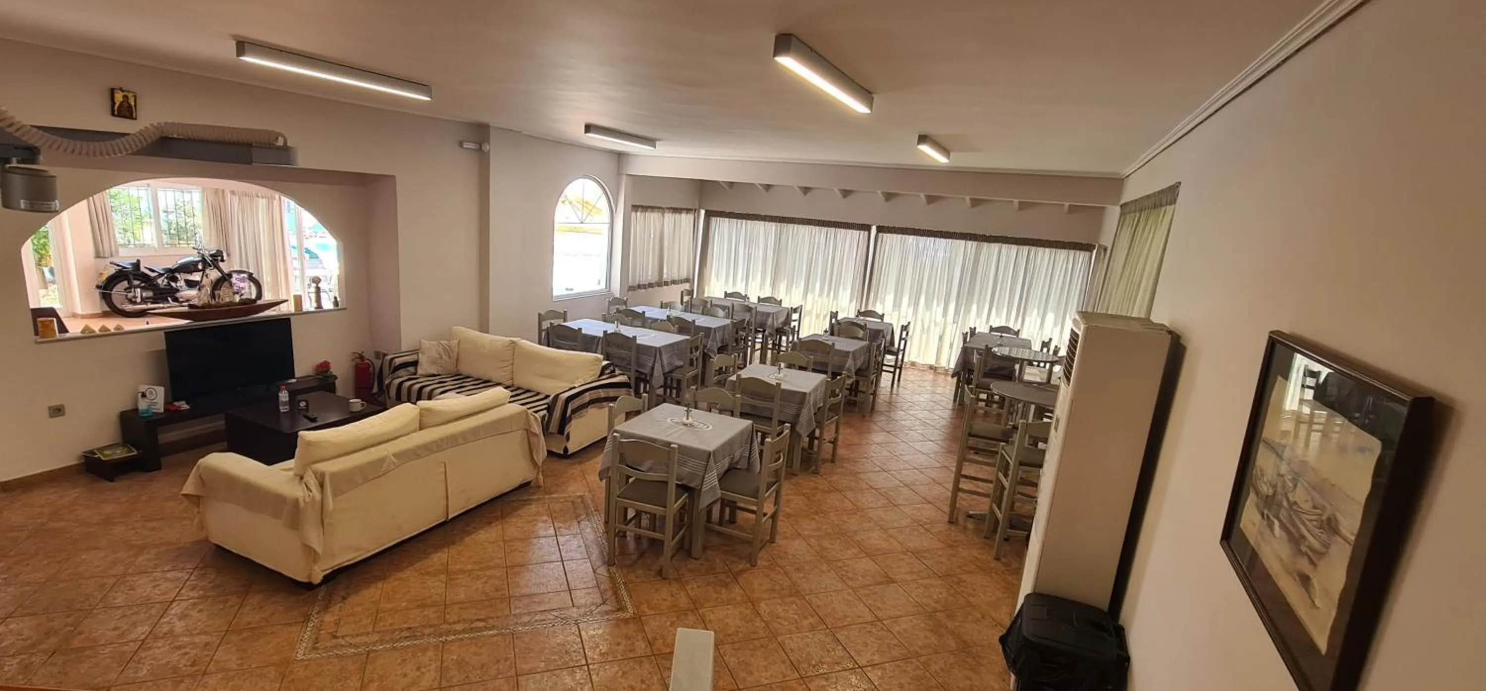 Breakfast in Aretousa