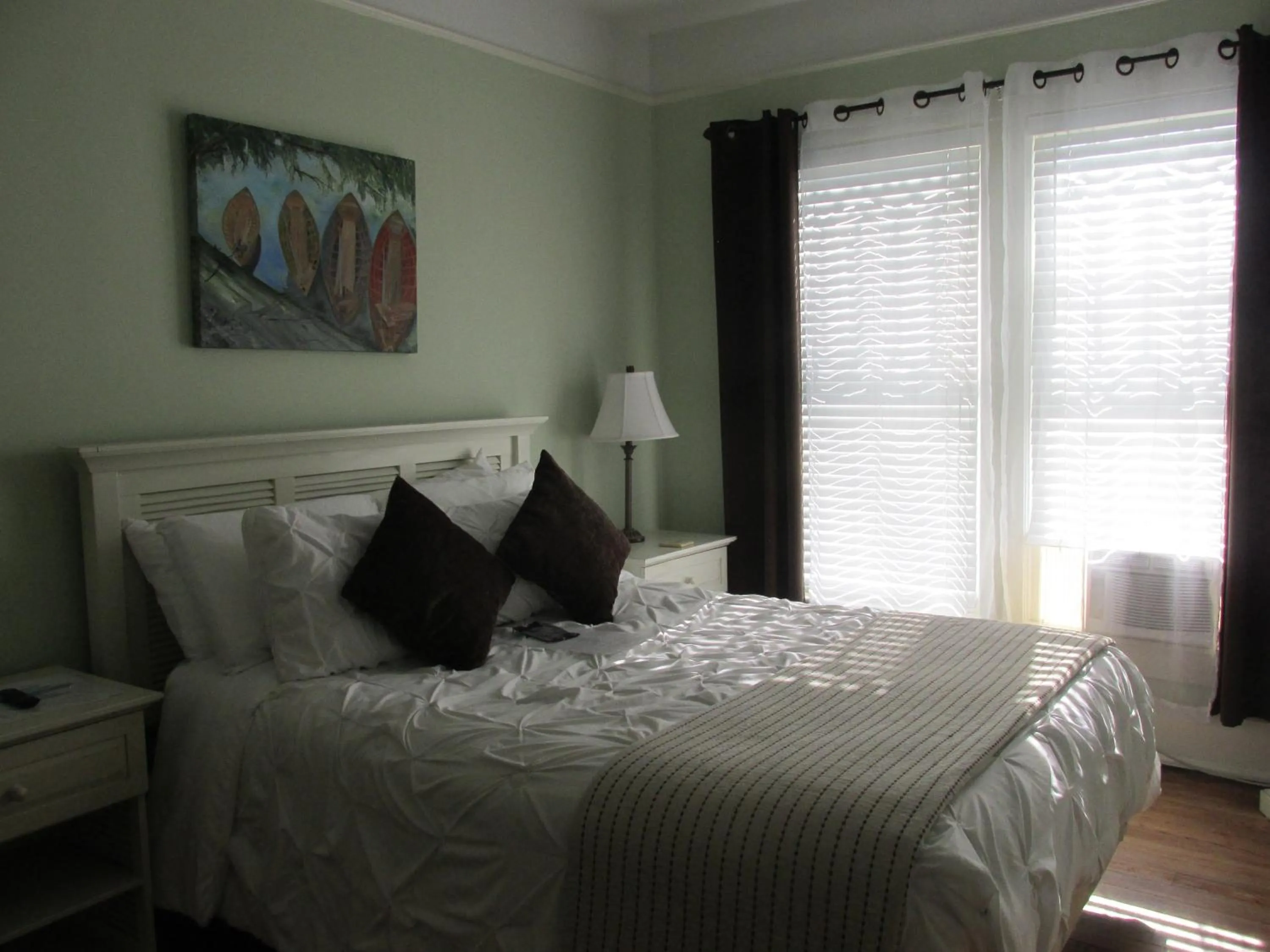 Bed in The Charleston Inn Hendersonville NC